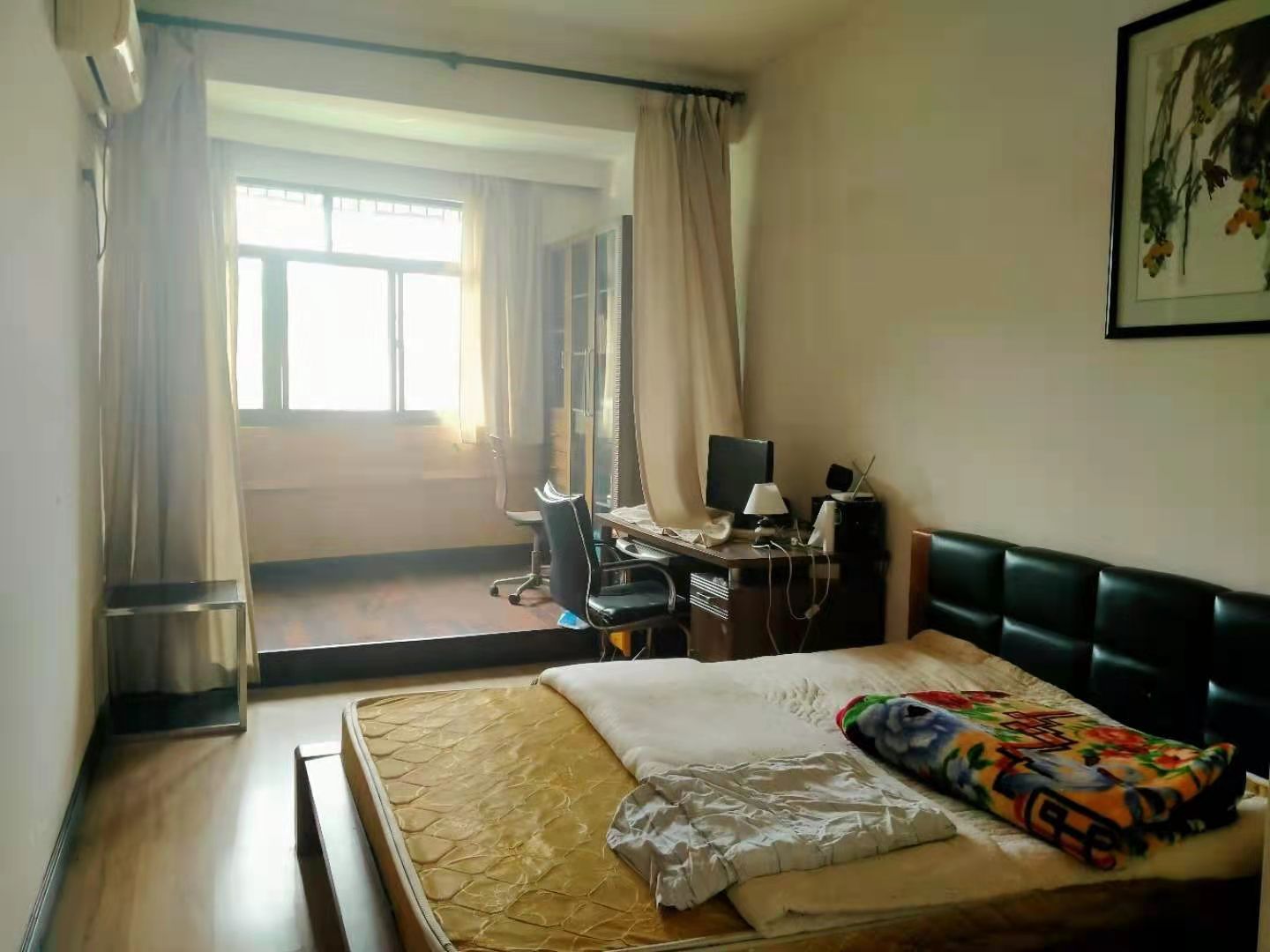 市中心血站(独栋) 3室2厅2卫 78.0万 市中心血站(独栋) 3室2厅2卫 78.0万卧室