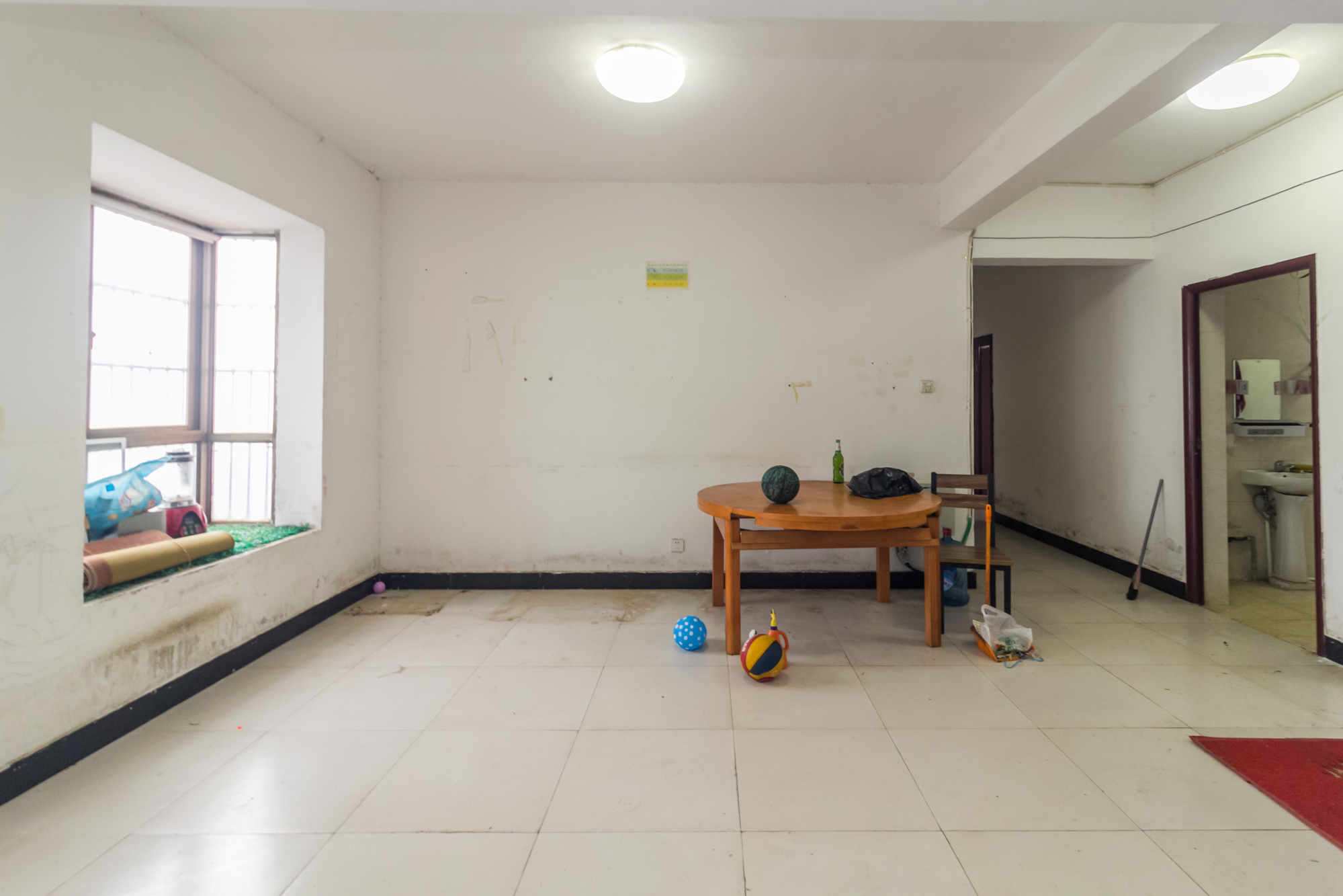 湖南有色地质勘查局宿舍(榔梨镇) 4室2厅2卫 102.8万 湖南有色地质勘查局宿舍(榔梨镇) 4室2厅2卫 102.8万客厅