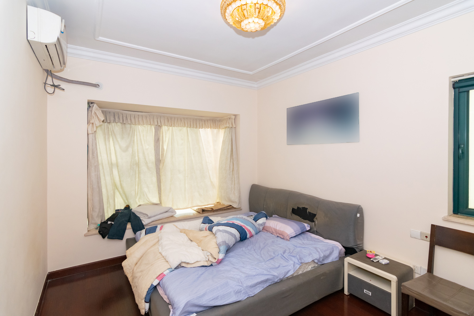 恒大名都  3室2厅1卫    80.0万卧室