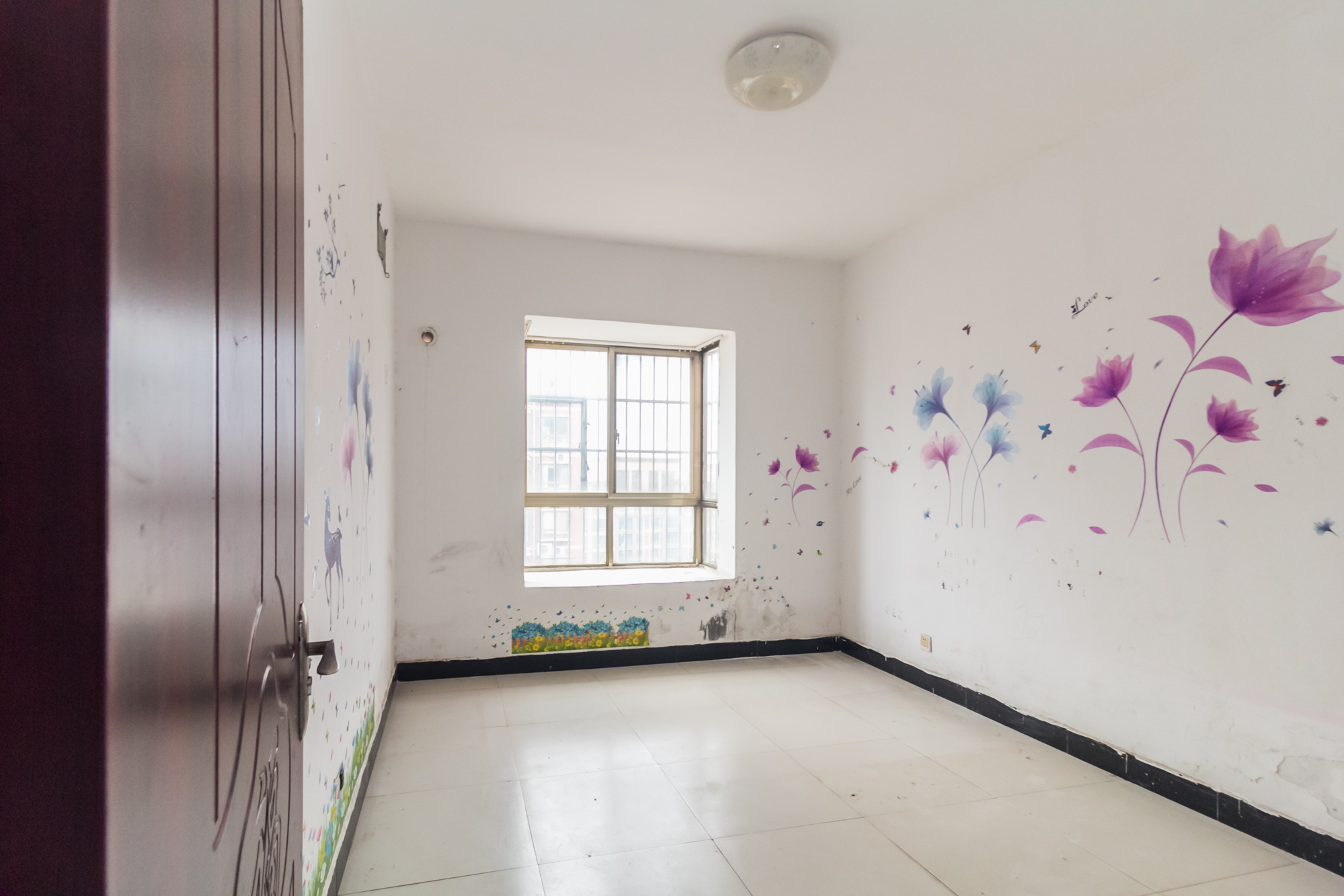 湖南有色地质勘查局宿舍(榔梨镇) 4室2厅2卫 102.8万 湖南有色地质勘查局宿舍(榔梨镇) 4室2厅2卫 102.8万卧室