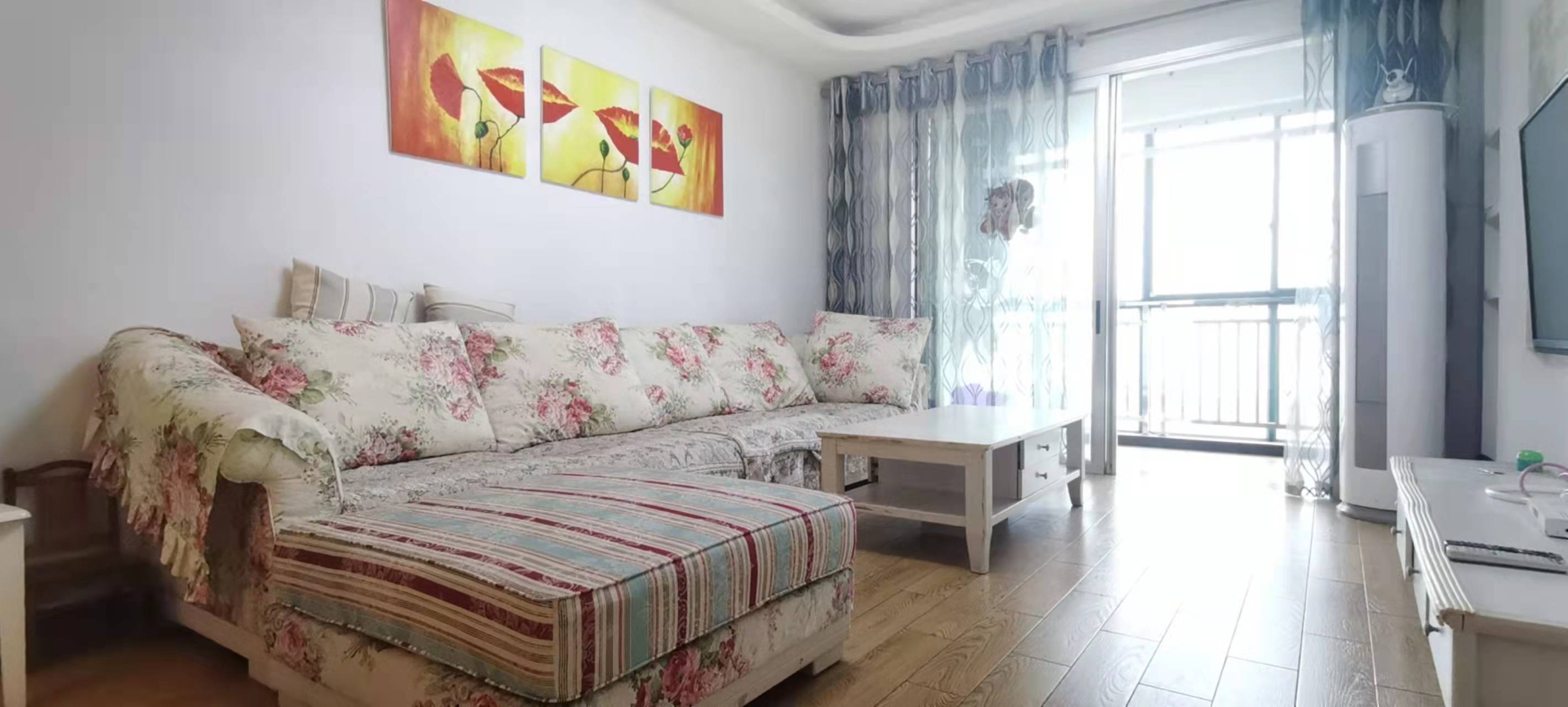 品阁 2室2厅1卫 65.0万 品阁 2室2厅1卫 65.0万客厅