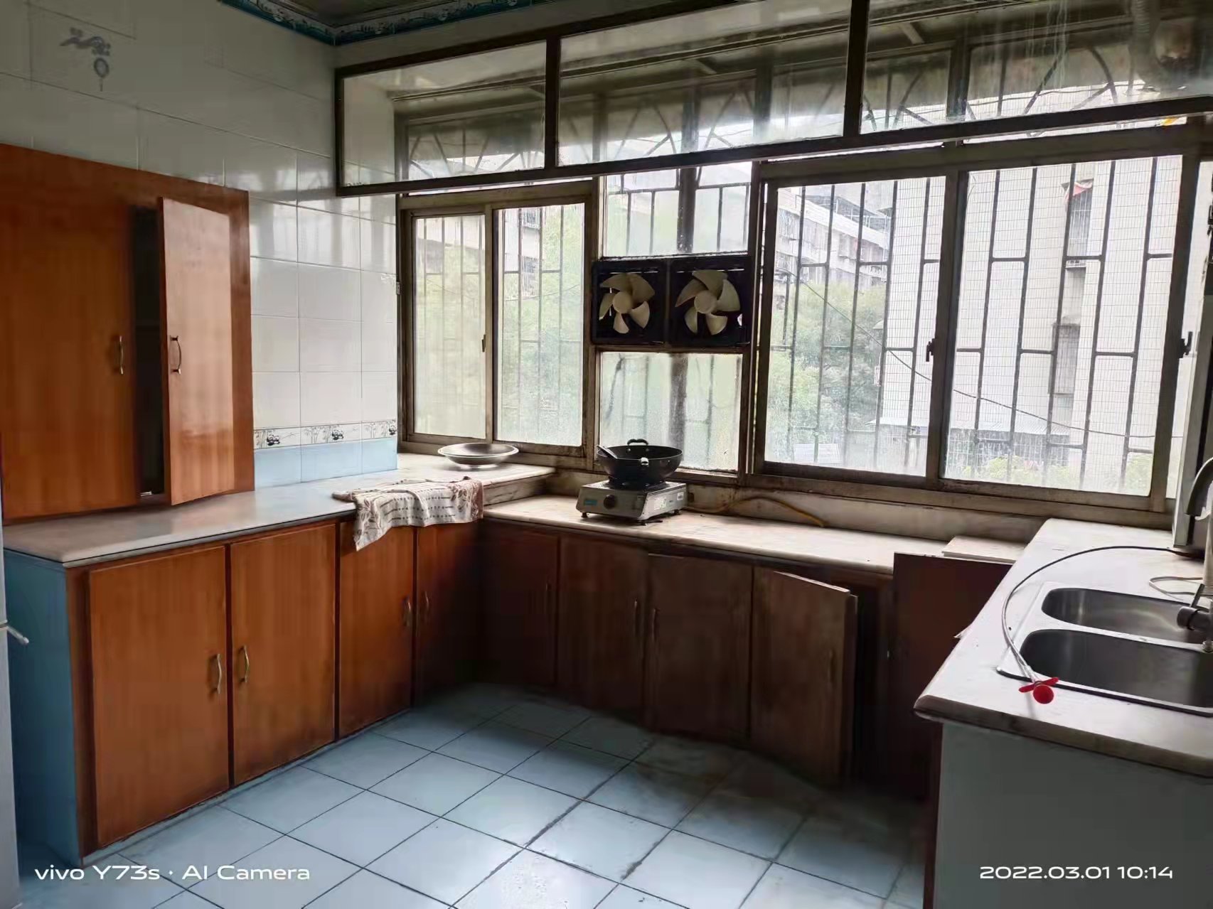 湘中农贸市场(湘怡花园)  4室2厅2卫    62.0万厨房