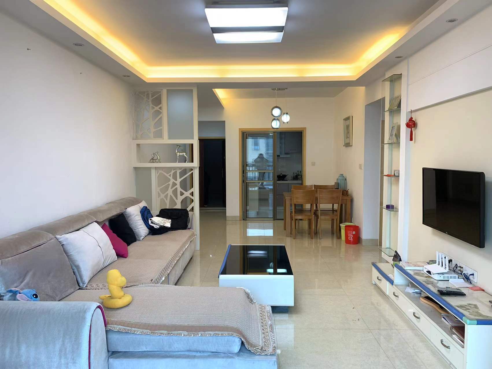 水岸花城(翠堤湾) 3室2厅1卫 53.0万 水岸花城(翠堤湾) 3室2厅1卫 53.0万客厅