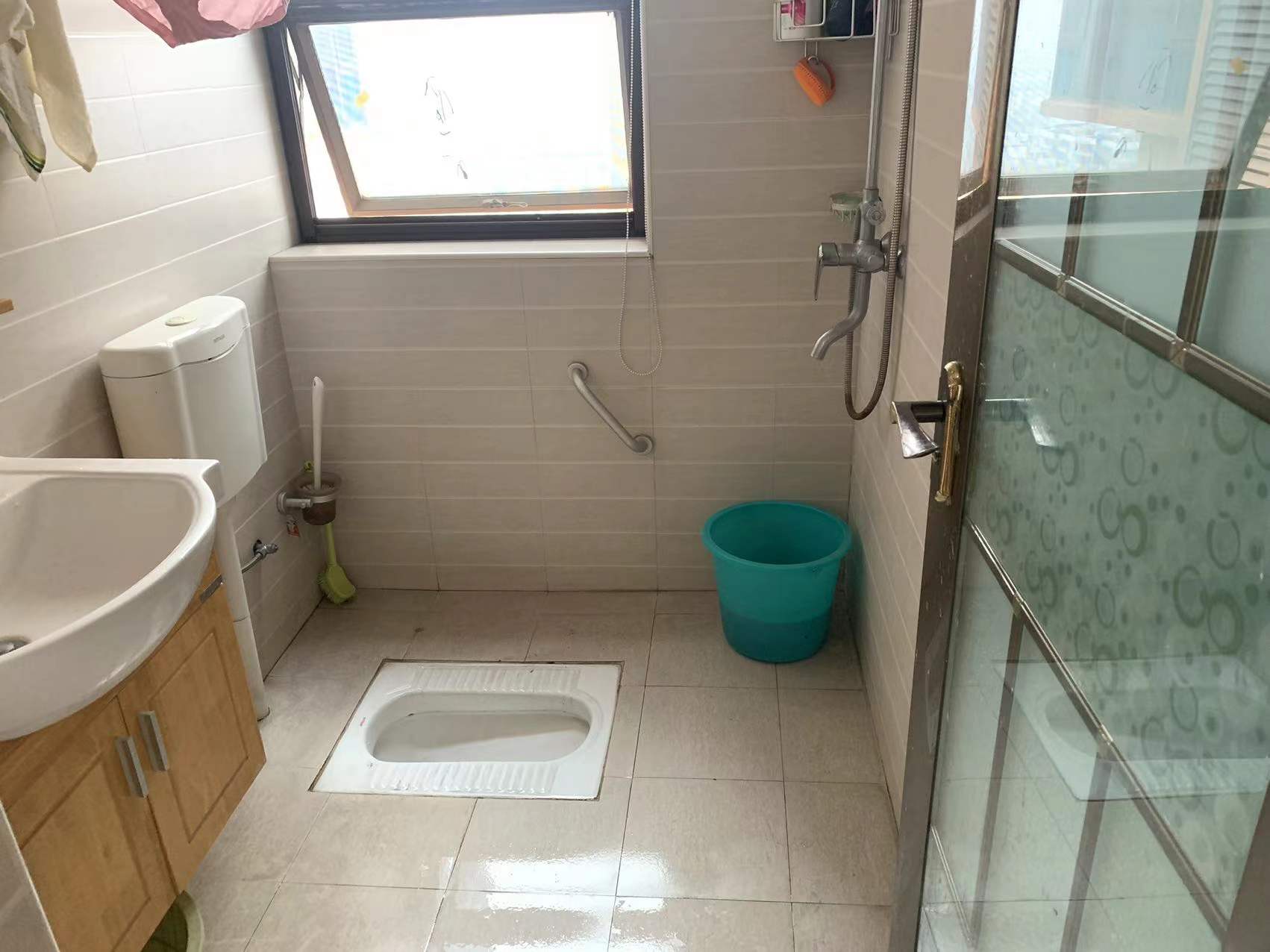 水岸花城(翠堤湾) 3室2厅1卫 53.0万 水岸花城(翠堤湾) 3室2厅1卫 53.0万客厅