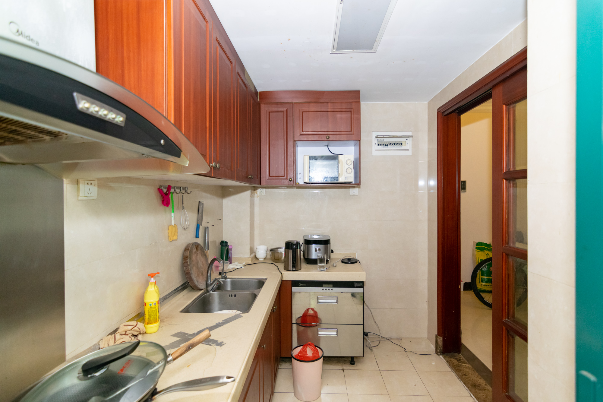 恒大名都  3室2厅1卫    80.0万厨房