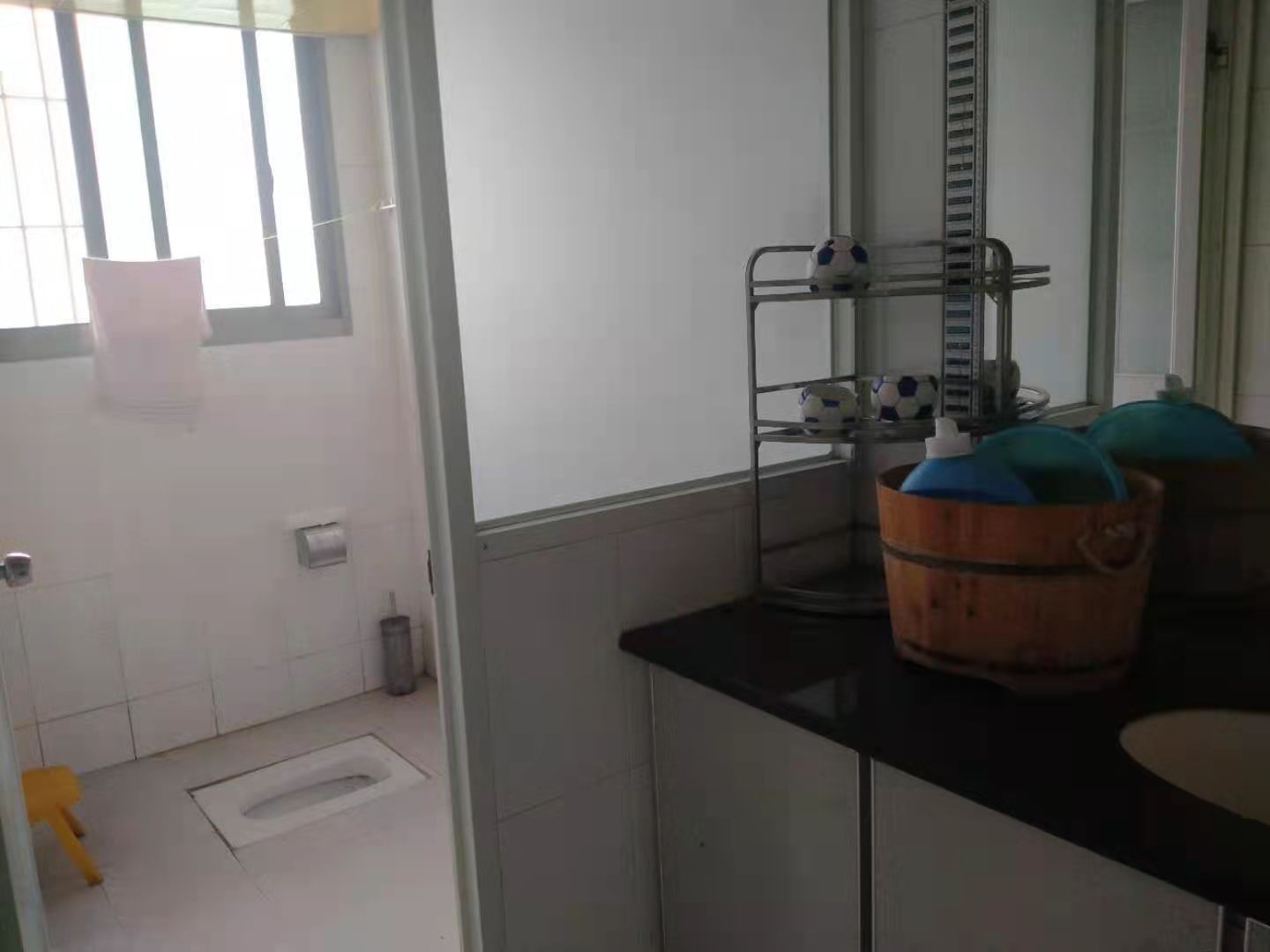 市中心血站(独栋) 3室2厅2卫 78.0万 市中心血站(独栋) 3室2厅2卫 78.0万卫生间