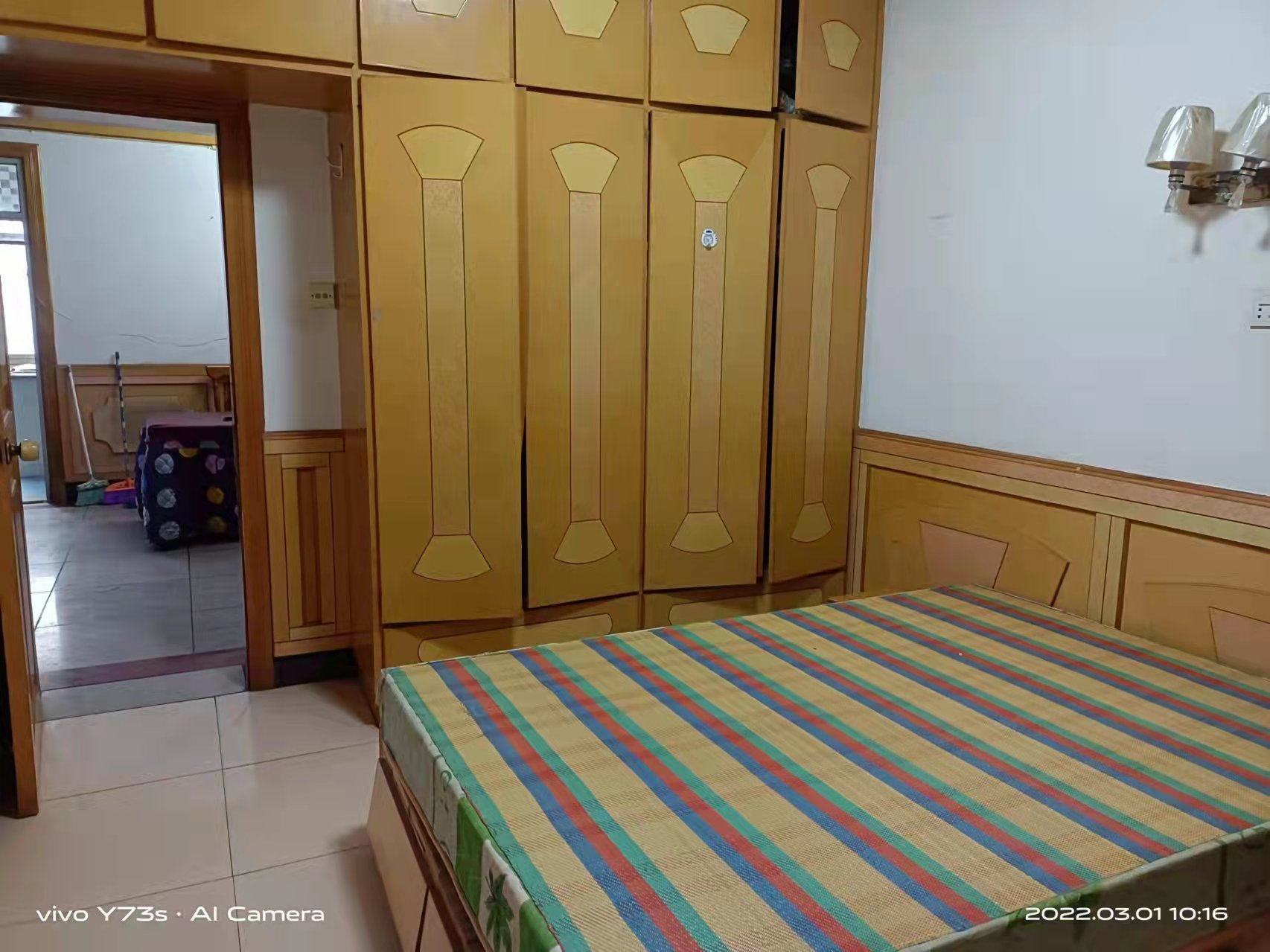 湘中农贸市场(湘怡花园)  4室2厅2卫    62.0万卧室