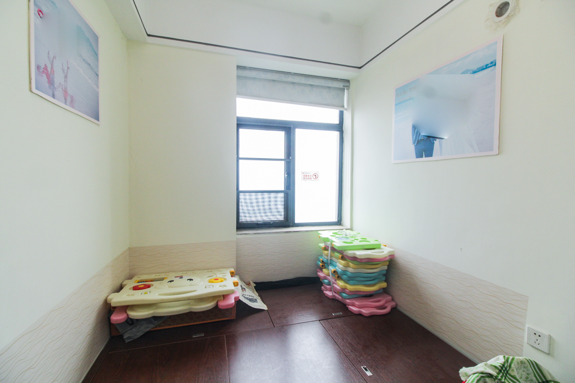 中建木莲工社  2室1厅1卫    60.0万卧室