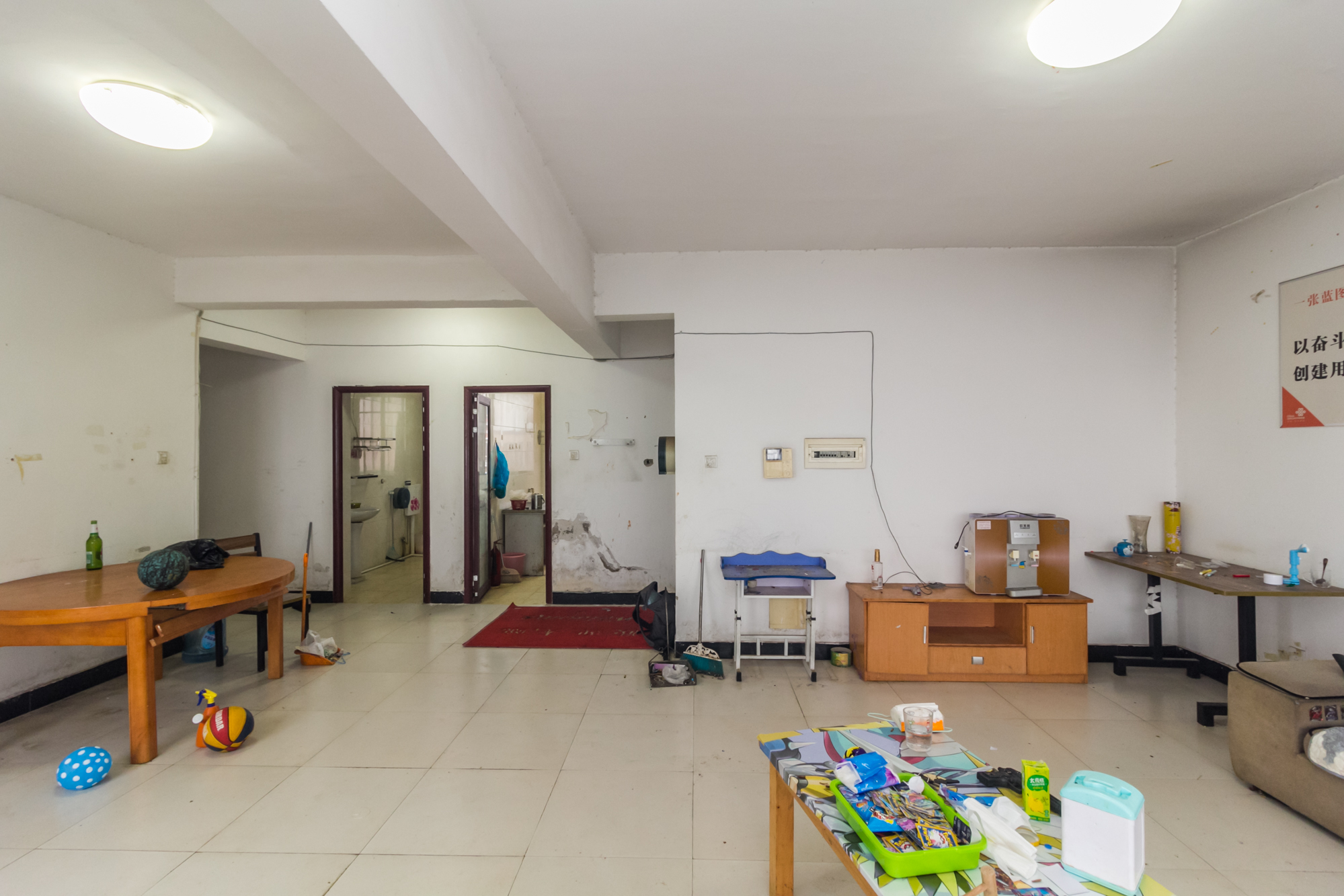 湖南有色地质勘查局宿舍(榔梨镇) 4室2厅2卫 102.8万 湖南有色地质勘查局宿舍(榔梨镇) 4室2厅2卫 102.8万客厅