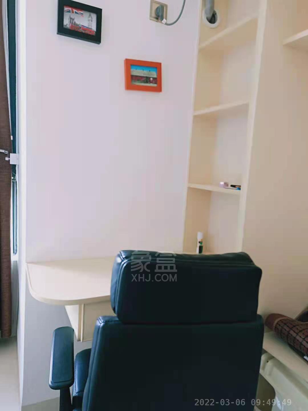 印象华都 1室1厅1卫 23.8万 印象华都 1室1厅1卫 23.8万客厅