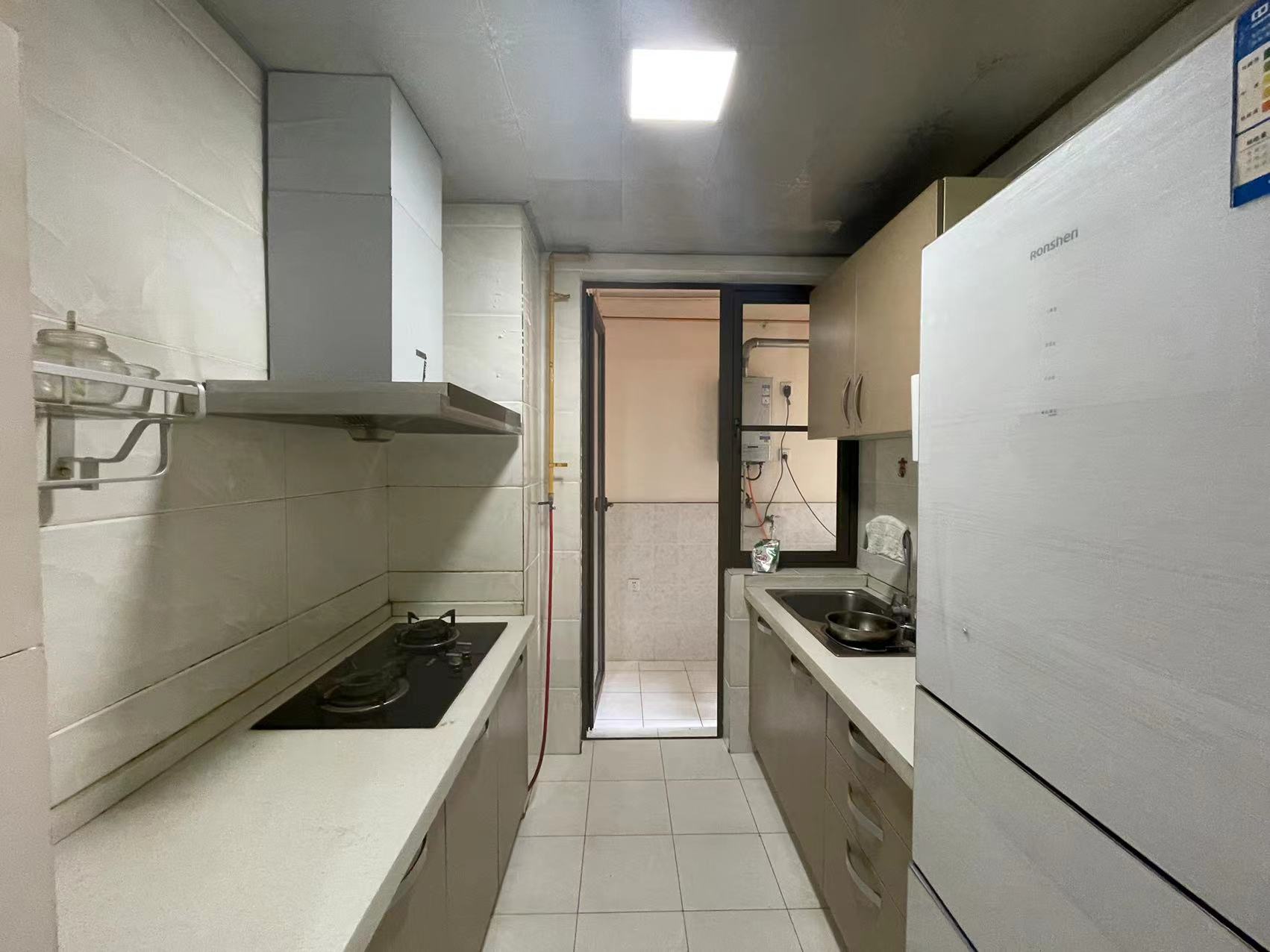 南湖国际1期 2室1厅1卫 2400.0元/月 南湖国际1期 2室1厅1卫 2400.0元/月室内图