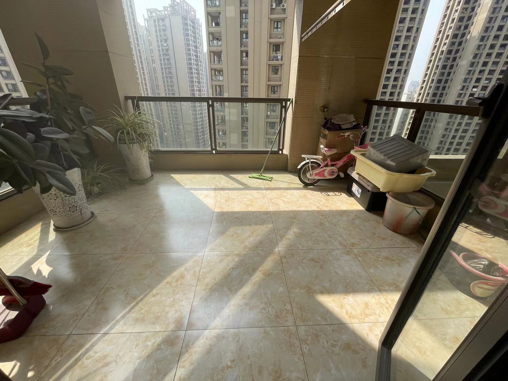 南湖国际1期 2室1厅1卫 2400.0元/月 南湖国际1期 2室1厅1卫 2400.0元/月室内图