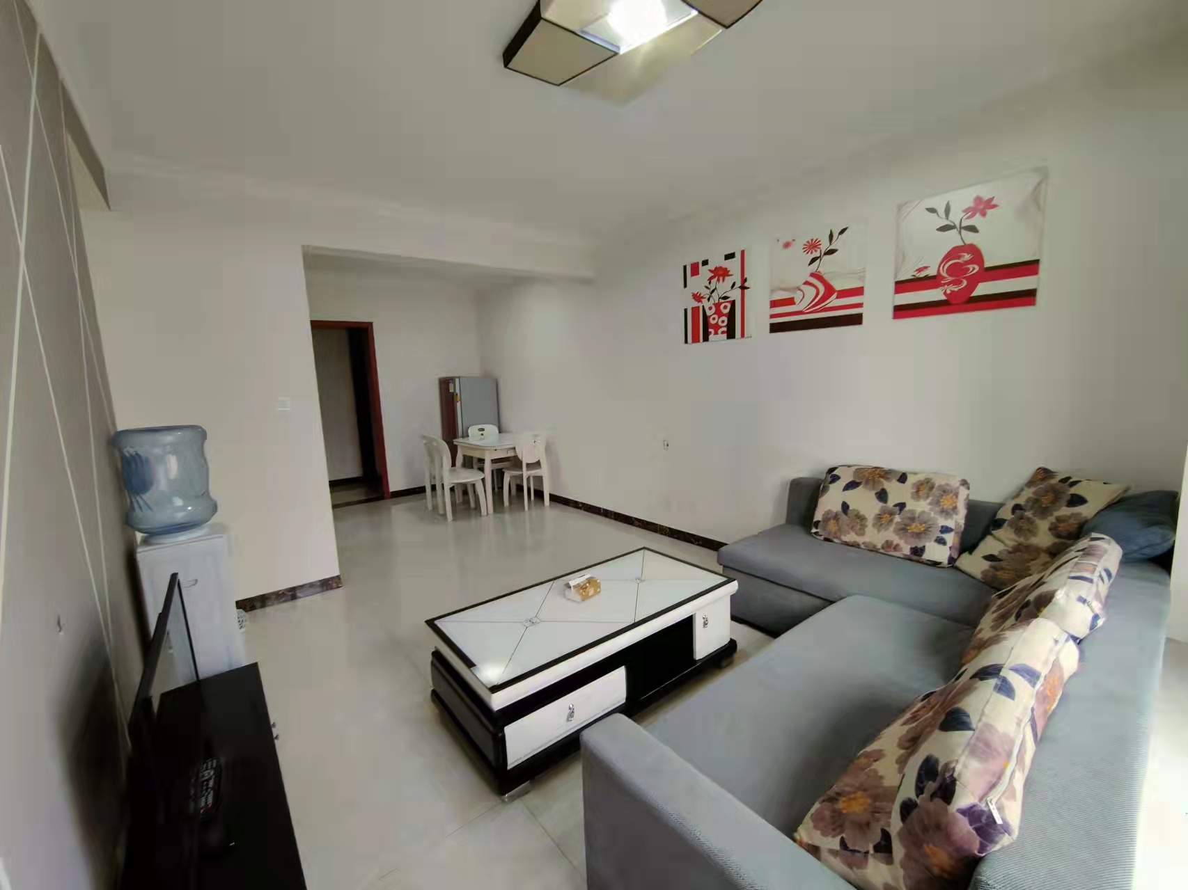 鑫苑鑫都汇南区  3室1厅1卫    2500.0元/月 鑫苑鑫都汇南区  3室1厅1卫    2500.0元/月室内图