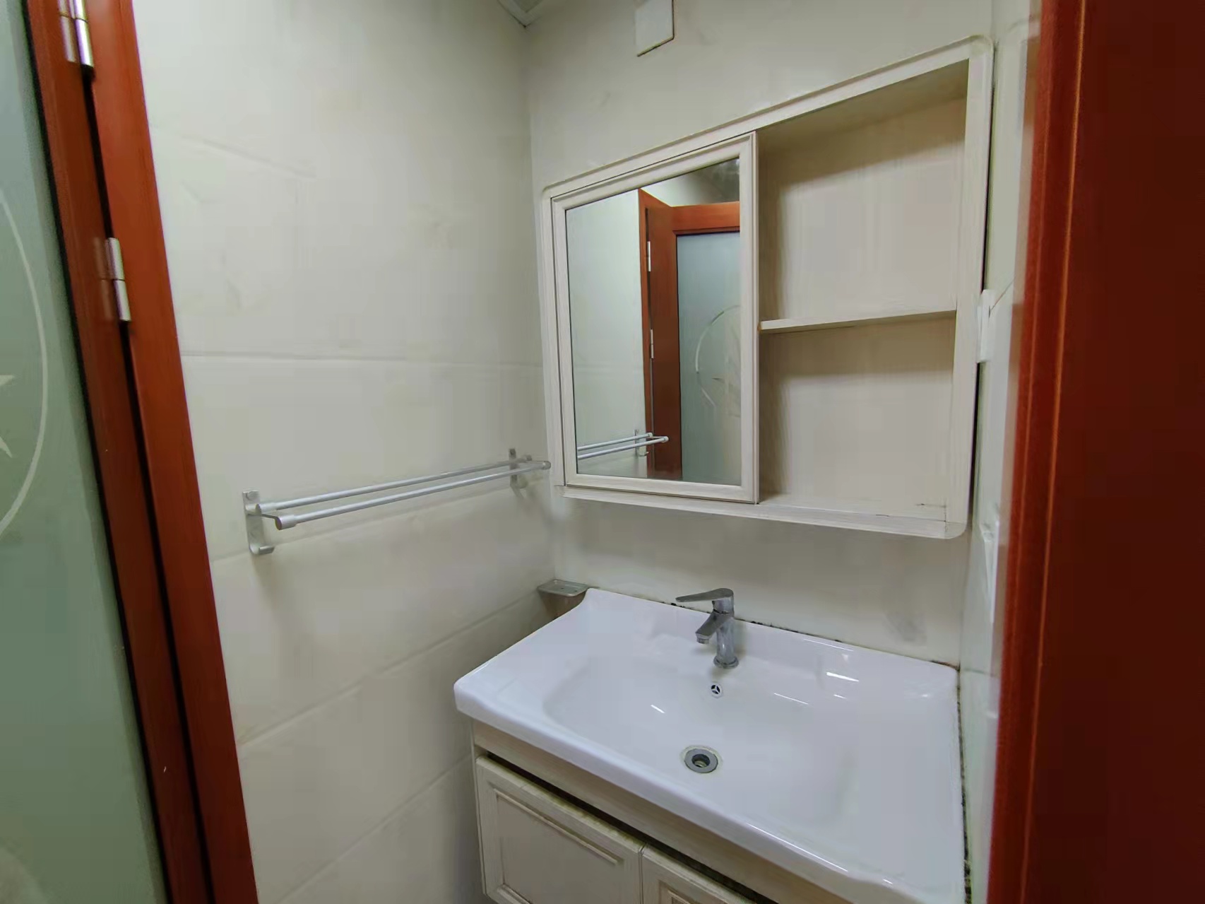 鑫苑鑫都汇南区  3室1厅1卫    2500.0元/月 鑫苑鑫都汇南区  3室1厅1卫    2500.0元/月室内图