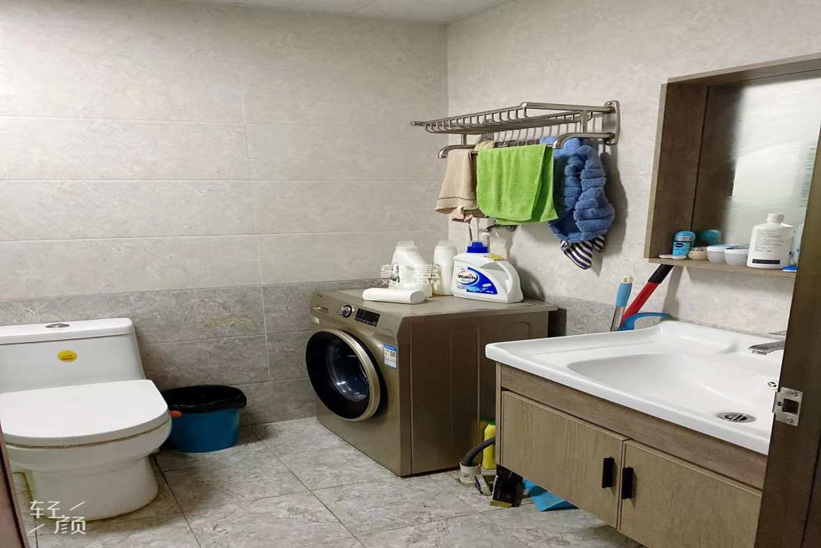 东都大酒店(东都大厦) 1室1厅1卫 25.0万 东都大酒店(东都大厦) 1室1厅1卫 25.0万客厅