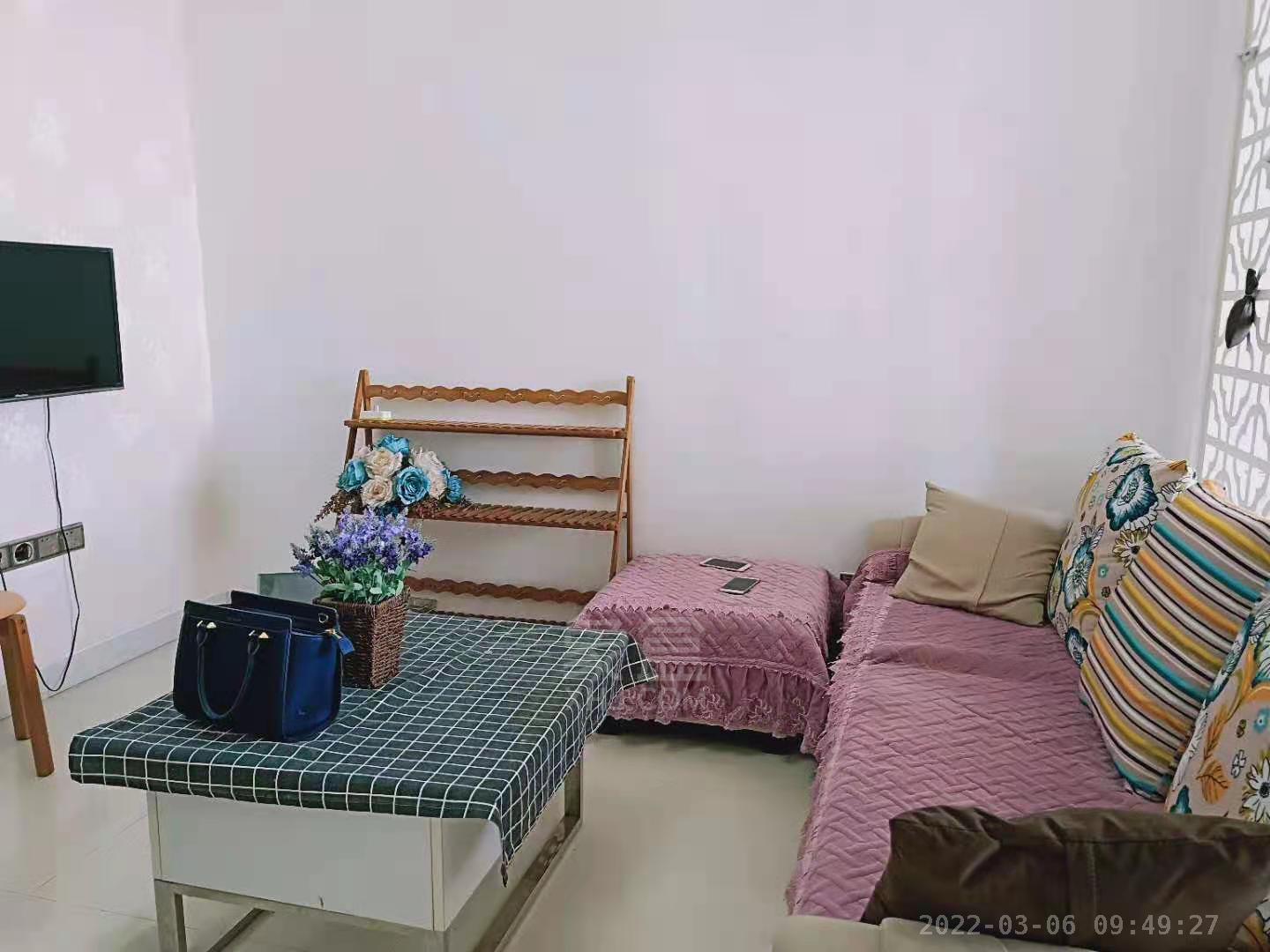 印象华都 1室1厅1卫 23.8万 印象华都 1室1厅1卫 23.8万客厅