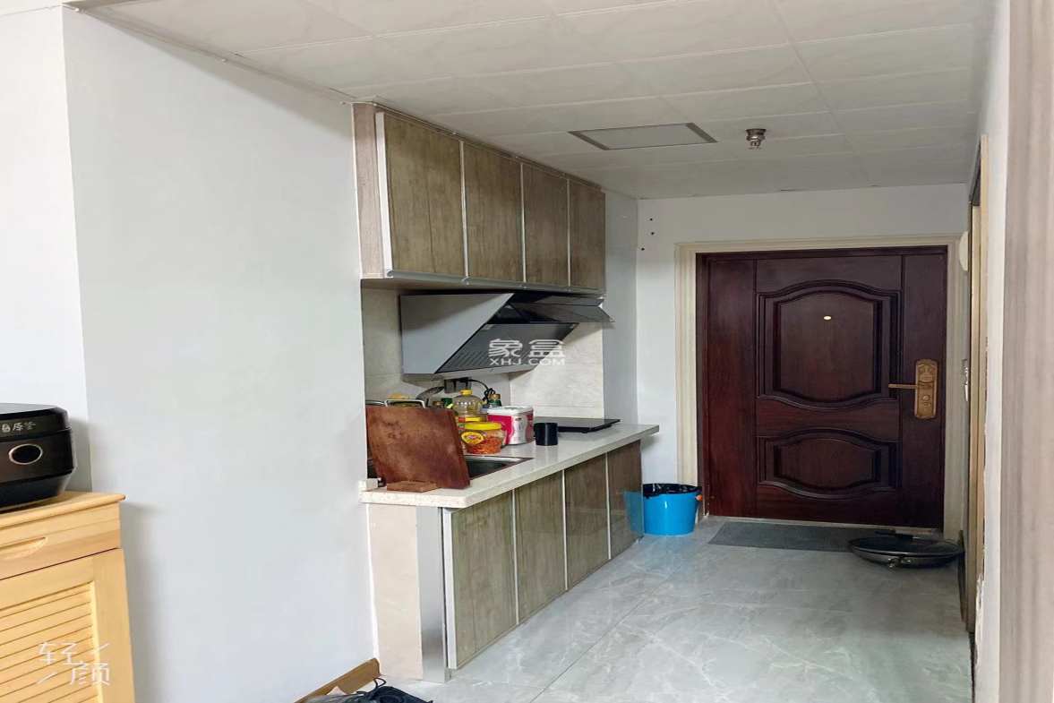 东都大酒店(东都大厦) 1室1厅1卫 25.0万 东都大酒店(东都大厦) 1室1厅1卫 25.0万客厅