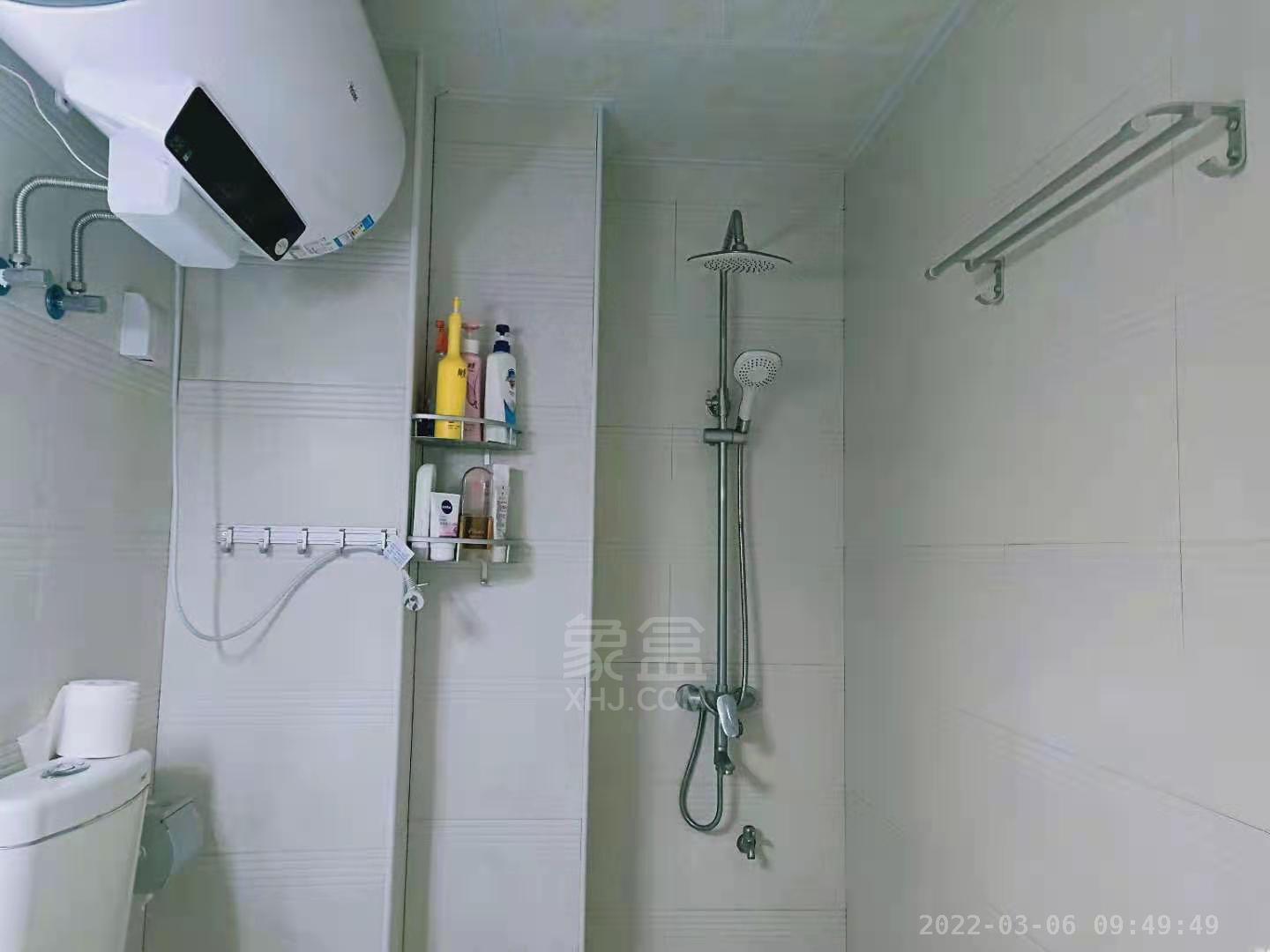 印象华都 1室1厅1卫 23.8万 印象华都 1室1厅1卫 23.8万客厅