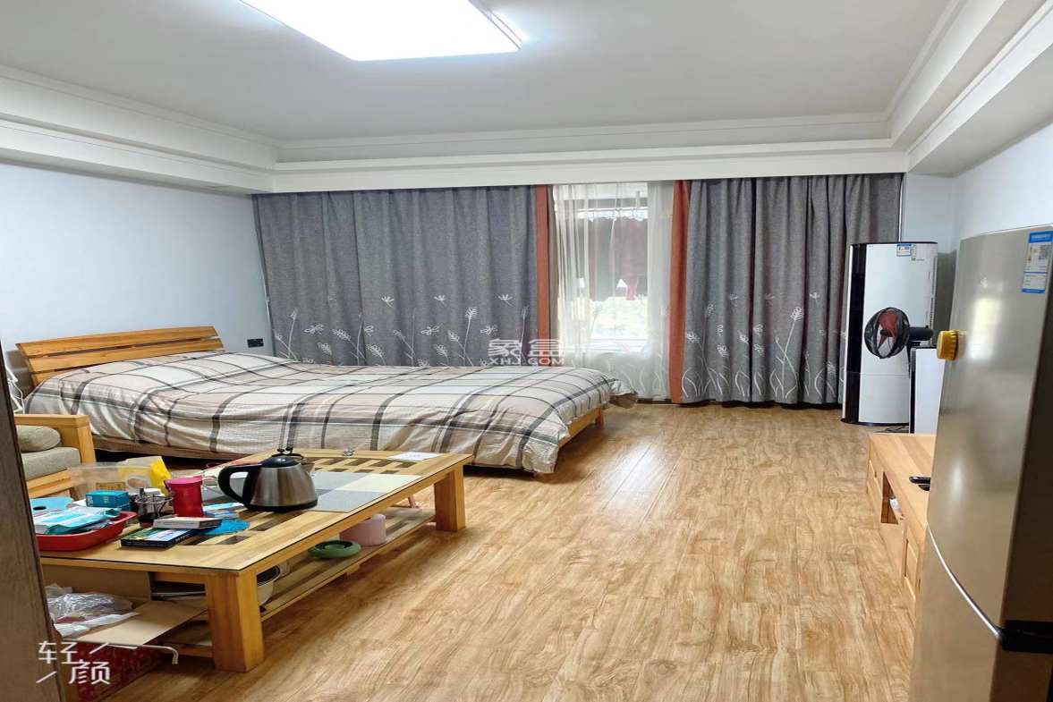 东都大酒店(东都大厦) 1室1厅1卫 25.0万 东都大酒店(东都大厦) 1室1厅1卫 25.0万客厅