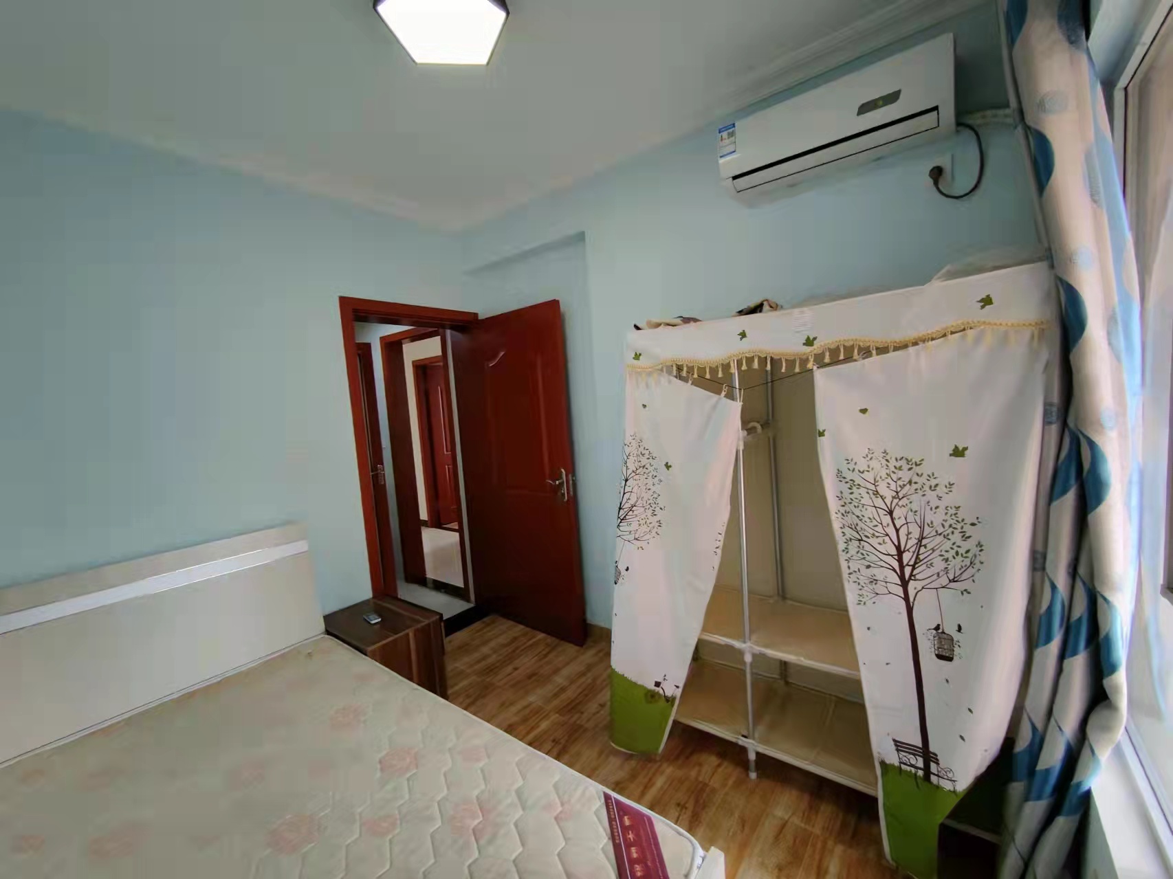 鑫苑鑫都汇南区  3室1厅1卫    2500.0元/月 鑫苑鑫都汇南区  3室1厅1卫    2500.0元/月室内图