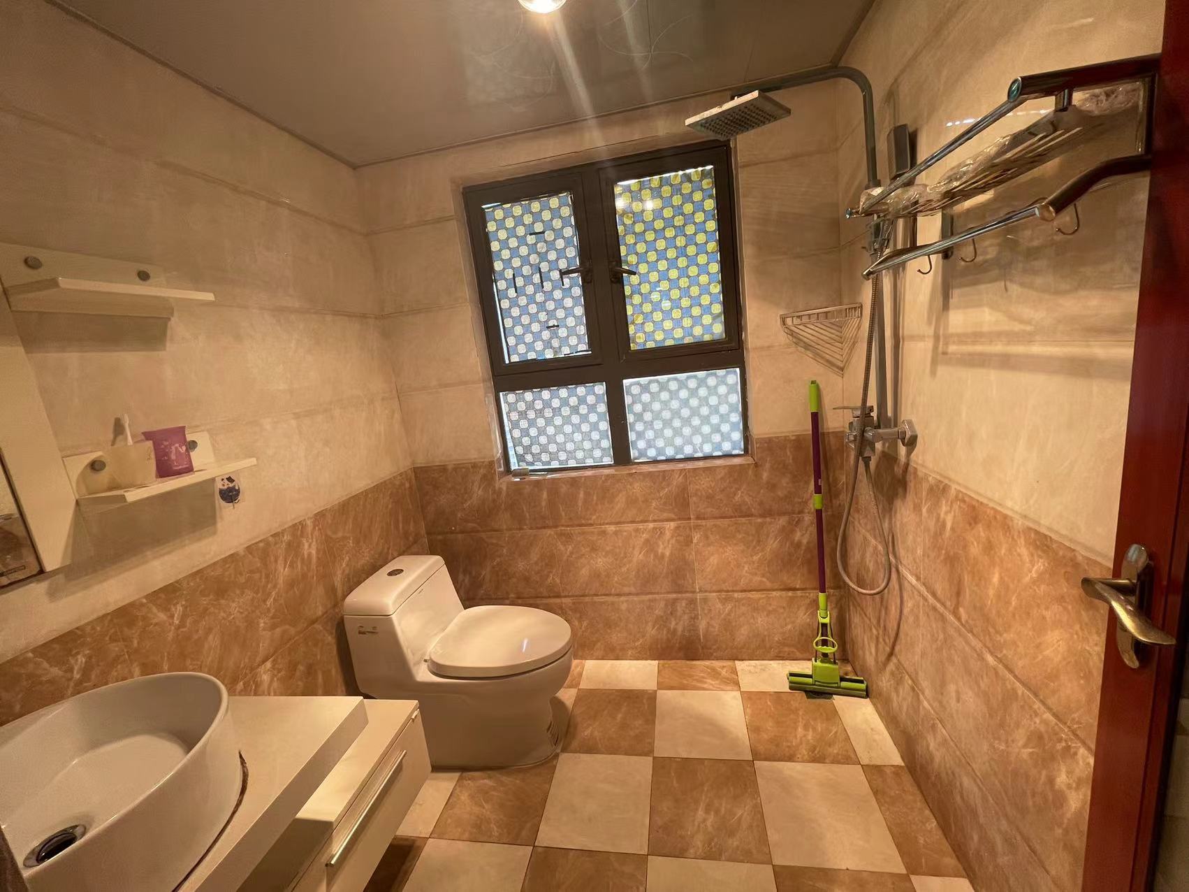 南湖国际1期 2室1厅1卫 2400.0元/月 南湖国际1期 2室1厅1卫 2400.0元/月室内图