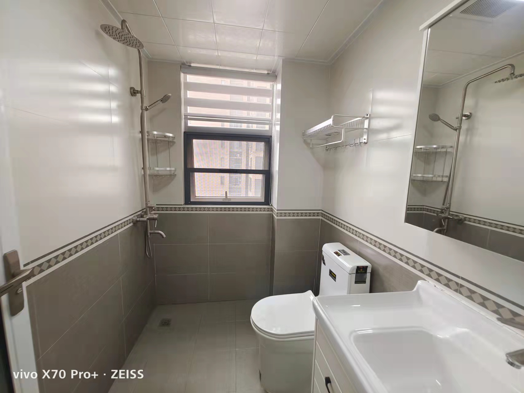 玉鑫巴陵星城  3室2厅2卫    2800.0元/月 玉鑫巴陵星城  3室2厅2卫    2800.0元/月室内图