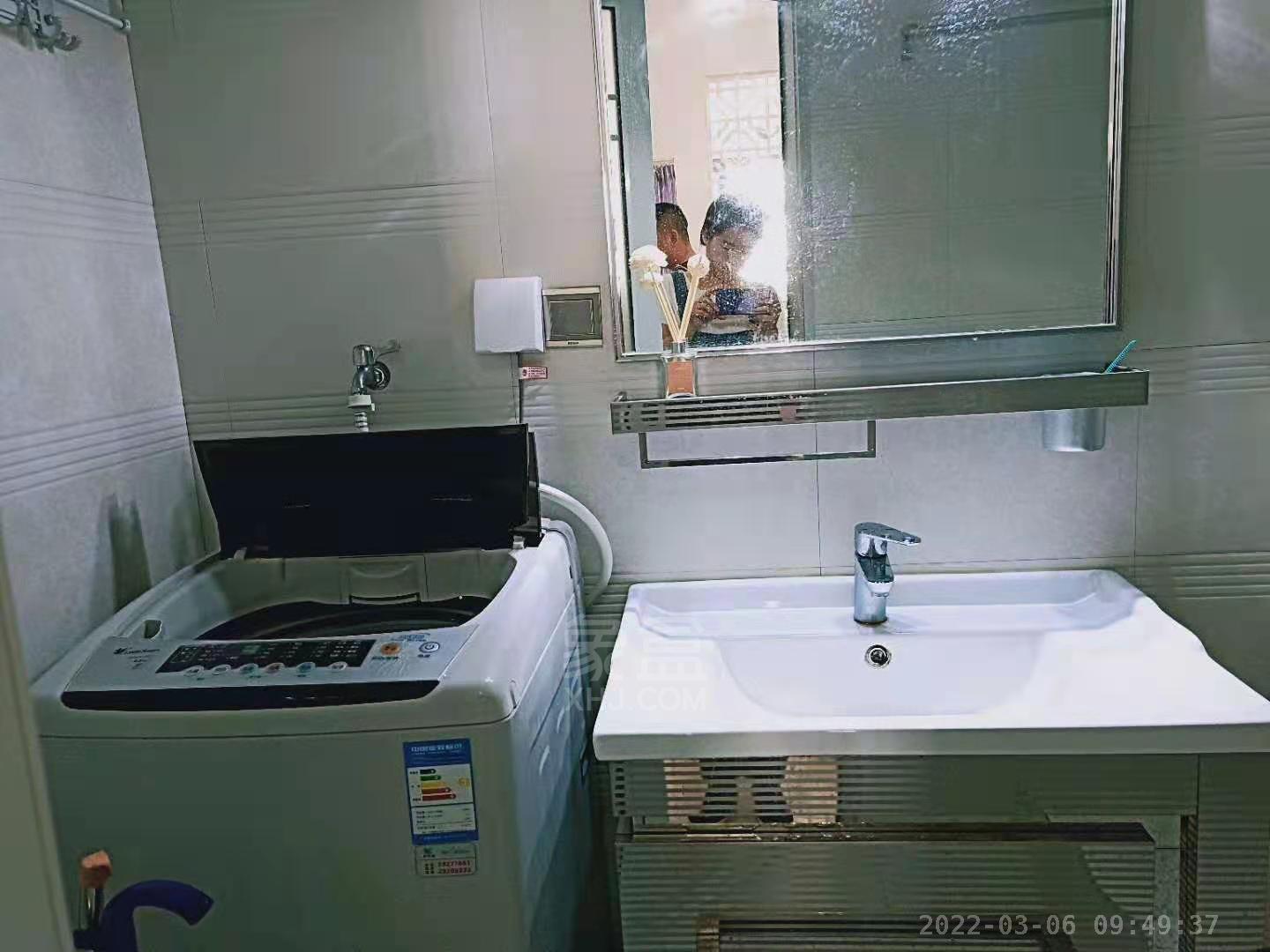 印象华都 1室1厅1卫 23.8万 印象华都 1室1厅1卫 23.8万客厅