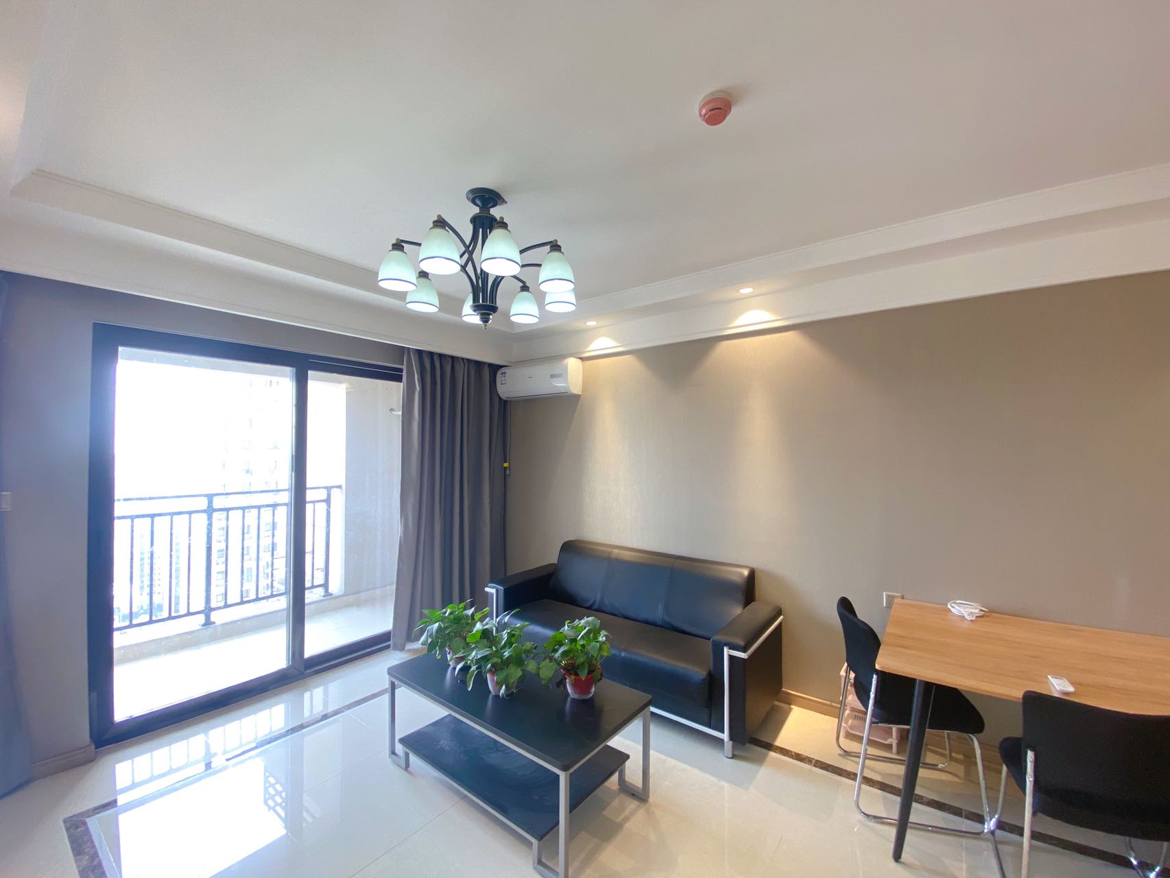 龙湖紫宸  3室2厅1卫   3100.00元/月室内图