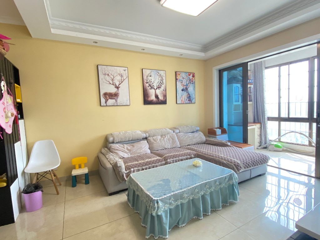 碧桂园 3室2厅1卫 2100.0元/月 碧桂园 3室2厅1卫 2100.0元/月室内图