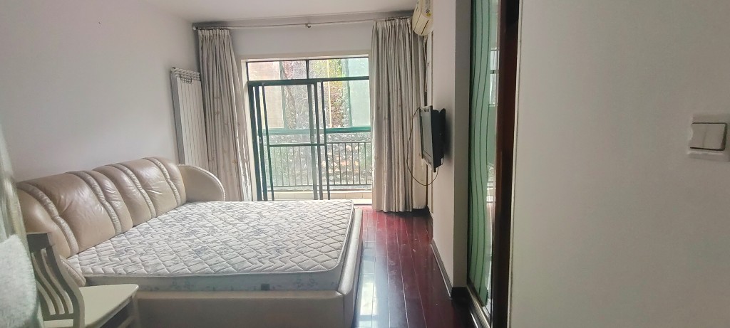 东方明园 3室2厅2卫 66.8万 东方明园 3室2厅2卫 66.8万客厅