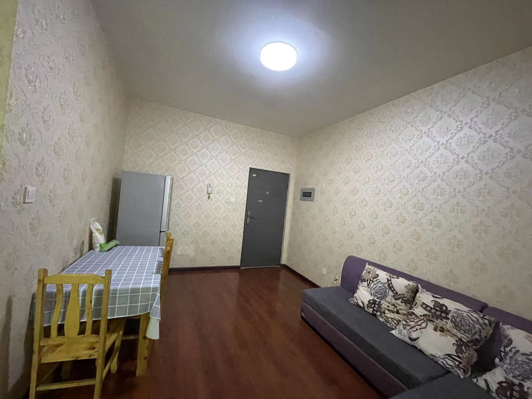 南湖锦苑 1室1厅1卫 1700.0元/月 南湖锦苑 1室1厅1卫 1700.0元/月室内图