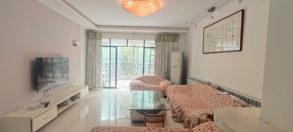 东方明园 3室2厅2卫 66.8万 东方明园 3室2厅2卫 66.8万客厅