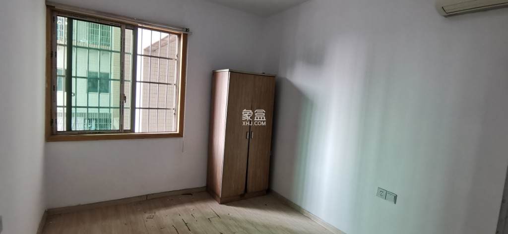 进步亚泰 4室1厅1卫 1800.0元/月 进步亚泰 4室1厅1卫 1800.0元/月室内图