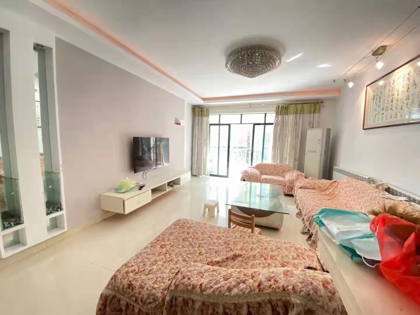 东方明园 3室2厅2卫 66.8万 东方明园 3室2厅2卫 66.8万客厅