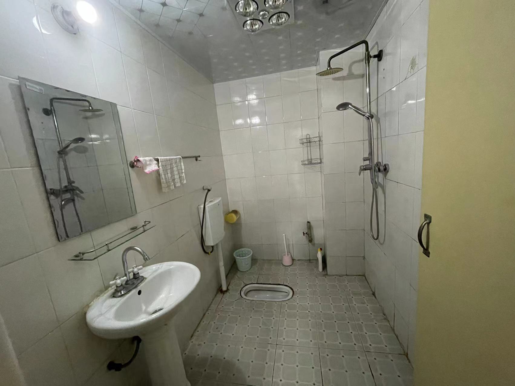 南湖锦苑 1室1厅1卫 1700.0元/月 南湖锦苑 1室1厅1卫 1700.0元/月室内图