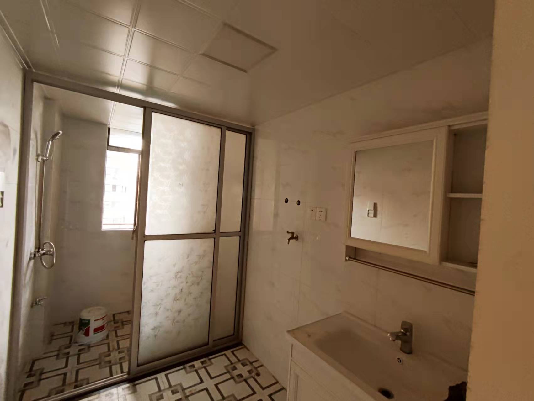 南坪花苑  3室2厅2卫    1800.0元/月 南坪花苑  3室2厅2卫    1800.0元/月室内图