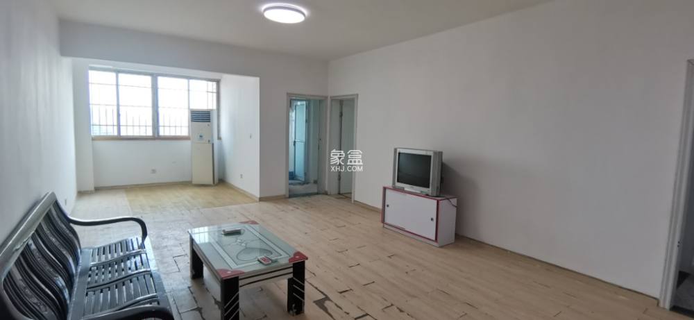 进步亚泰  4室1厅1卫    1800.0元/月