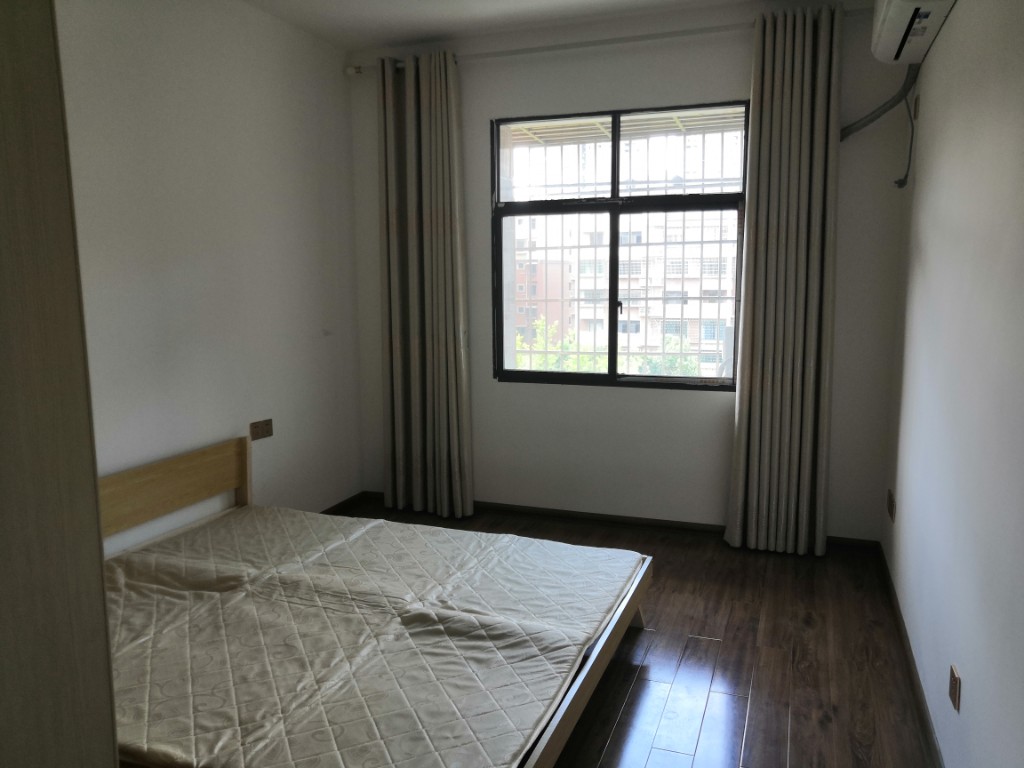 金柘北区  3室2厅2卫   1800.00元/月室内图