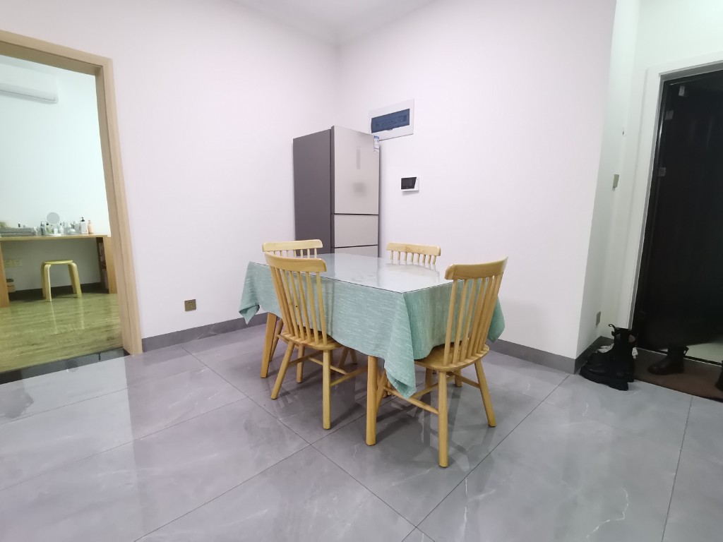 缤纷世家 3室2厅1卫 76.0万 缤纷世家 3室2厅1卫 76.0万客厅