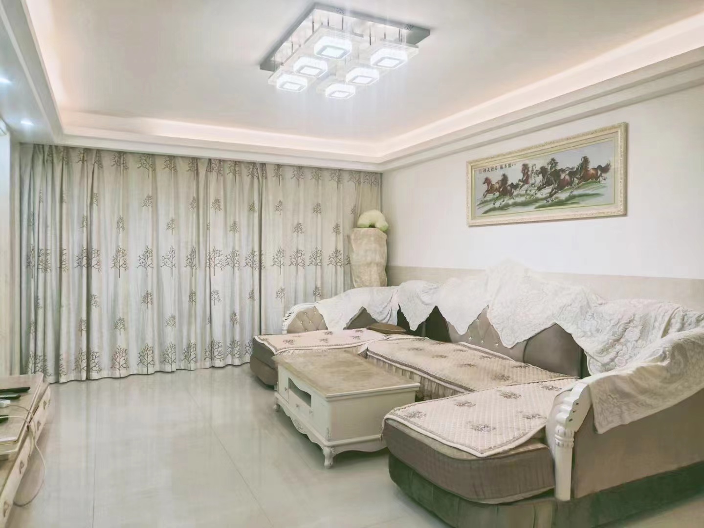 金柘小区  3室2厅2卫    2000.0元/月 金柘小区  3室2厅2卫    2000.0元/月室内图