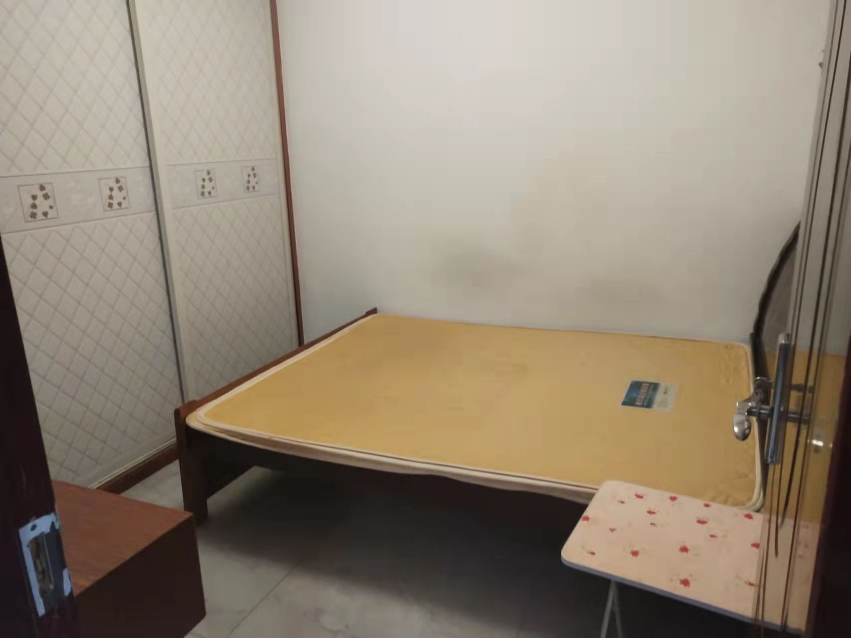 龙骧金城 2室1厅1卫 1600.0元/月 龙骧金城 2室1厅1卫 1600.0元/月室内图