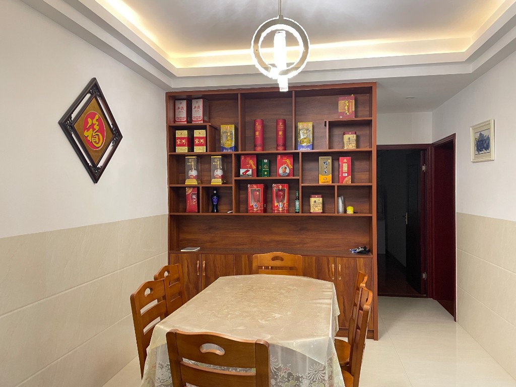 金柘小区  3室2厅2卫    2000.0元/月 金柘小区  3室2厅2卫    2000.0元/月室内图