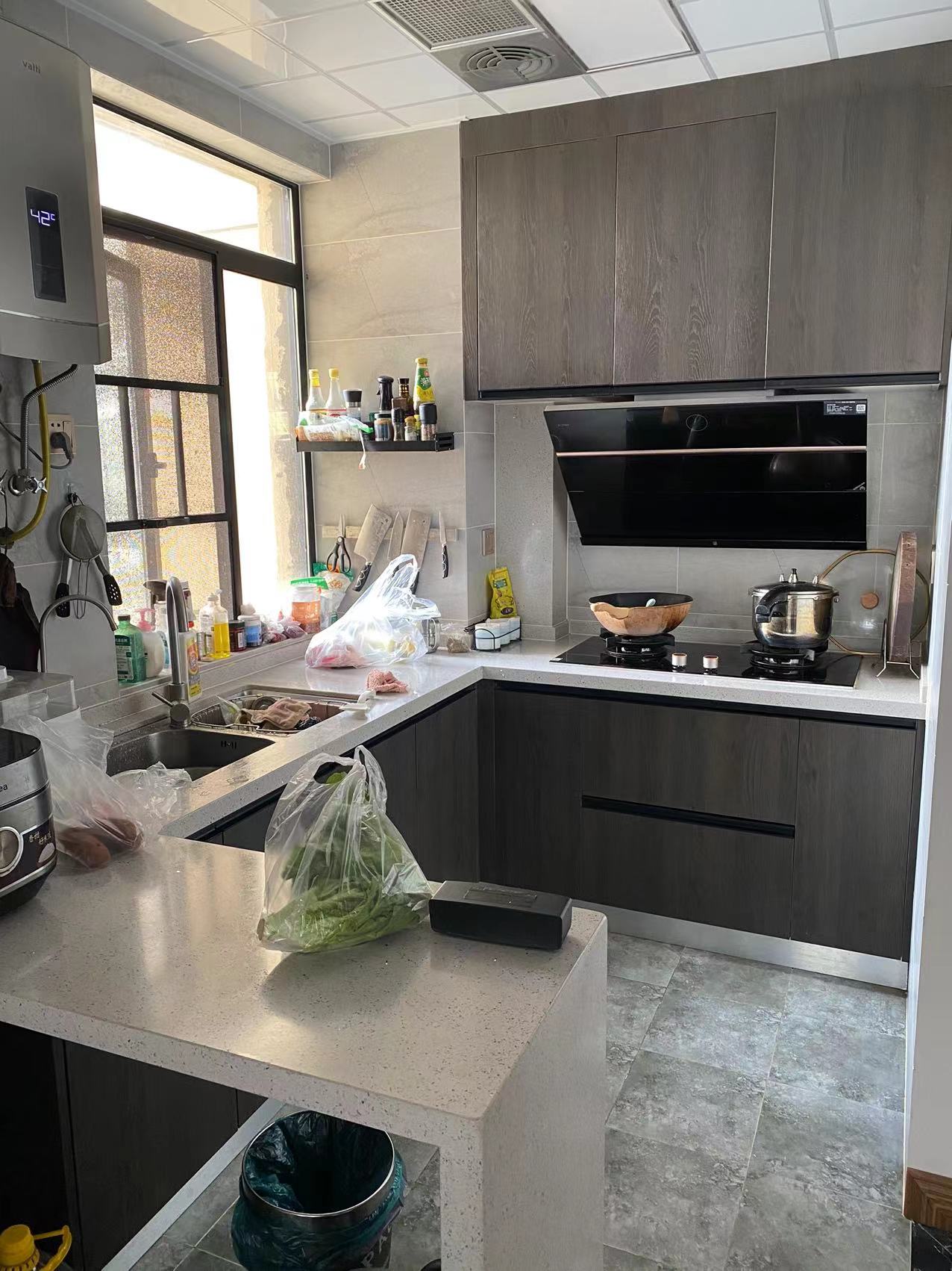 康馨佳园 3室2厅2卫 92.8万 康馨佳园 3室2厅2卫 92.8万客厅