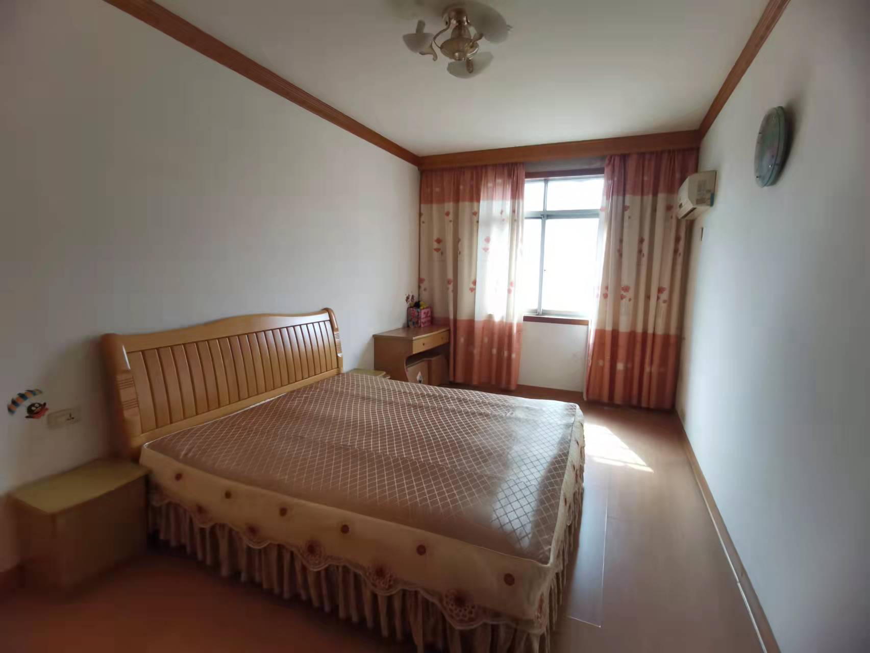 汇丰小区 4室2厅1卫 1500.0元/月 汇丰小区 4室2厅1卫 1500.0元/月室内图