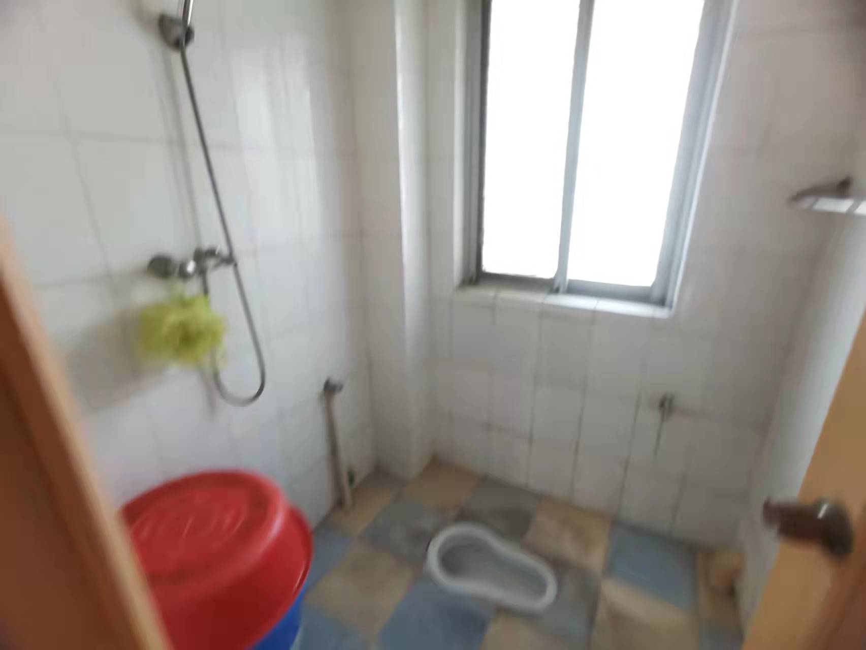 汇丰小区 4室2厅1卫 1500.0元/月 汇丰小区 4室2厅1卫 1500.0元/月室内图