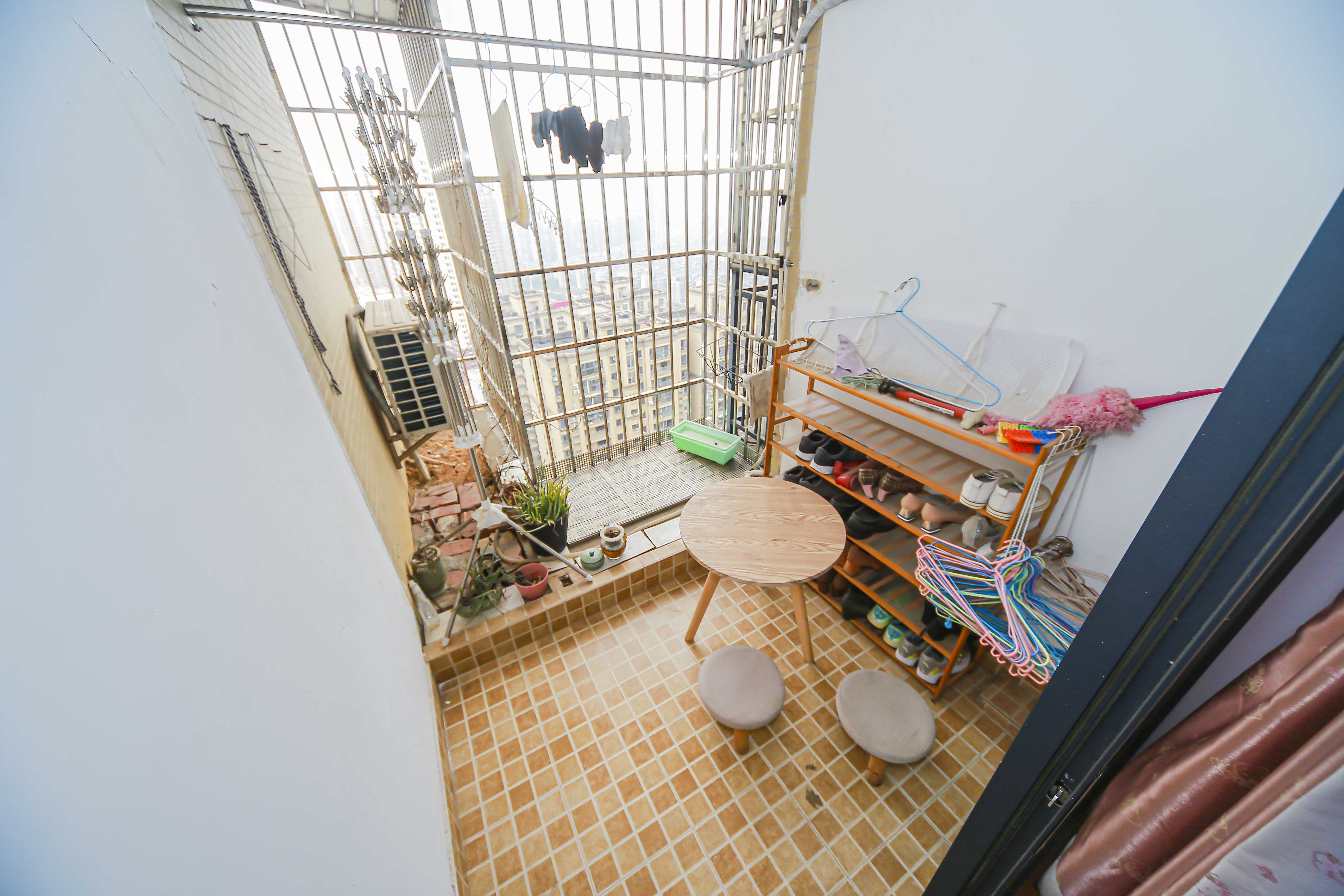 中建麓山和苑  3室2厅1卫   90.00万阳台