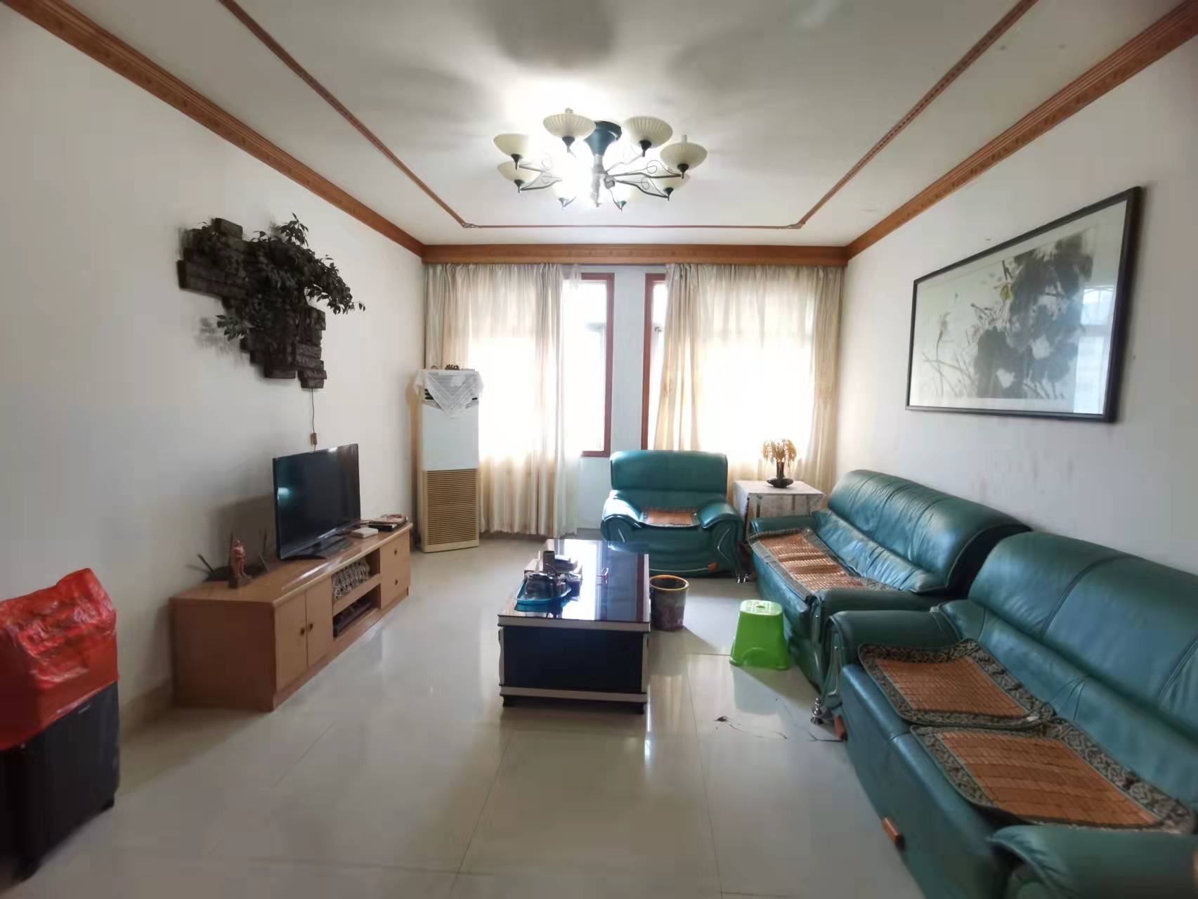 汇丰小区 4室2厅1卫 1500.0元/月 汇丰小区 4室2厅1卫 1500.0元/月室内图