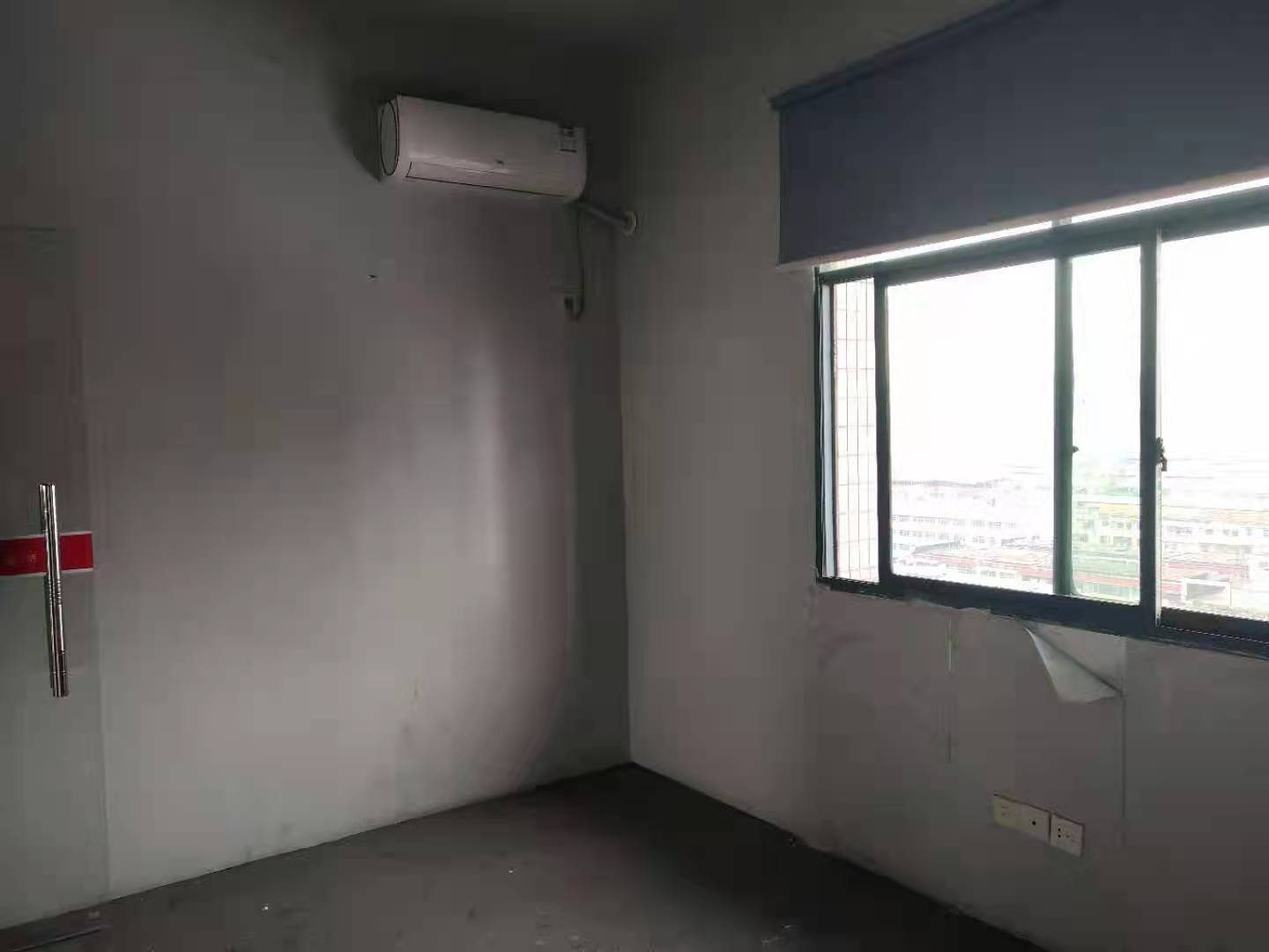 众鑫大厦 4室2厅2卫 3500.0元/月 众鑫大厦 4室2厅2卫 3500.0元/月室内图