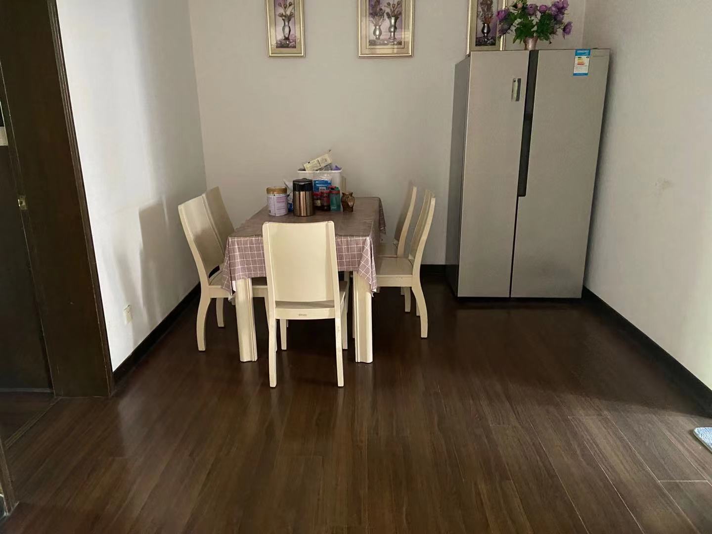 建冶小区 3室2厅2卫 52.8万 建冶小区 3室2厅2卫 52.8万客厅