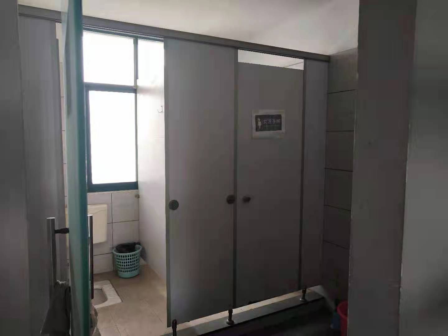 众鑫大厦 4室2厅2卫 3500.0元/月 众鑫大厦 4室2厅2卫 3500.0元/月室内图